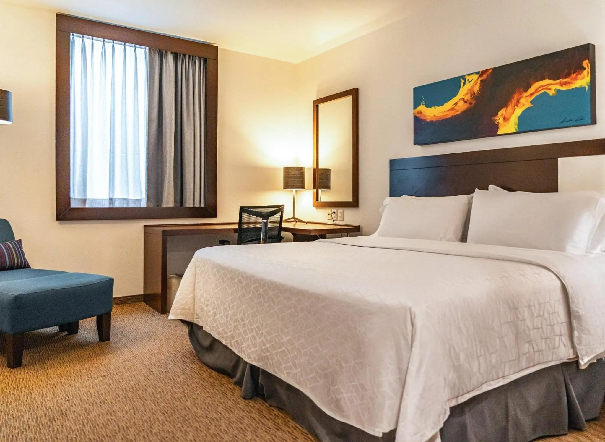 Photo of the whole room, Bed in Holiday Inn Guadalajara Patria-Universidad by IHG