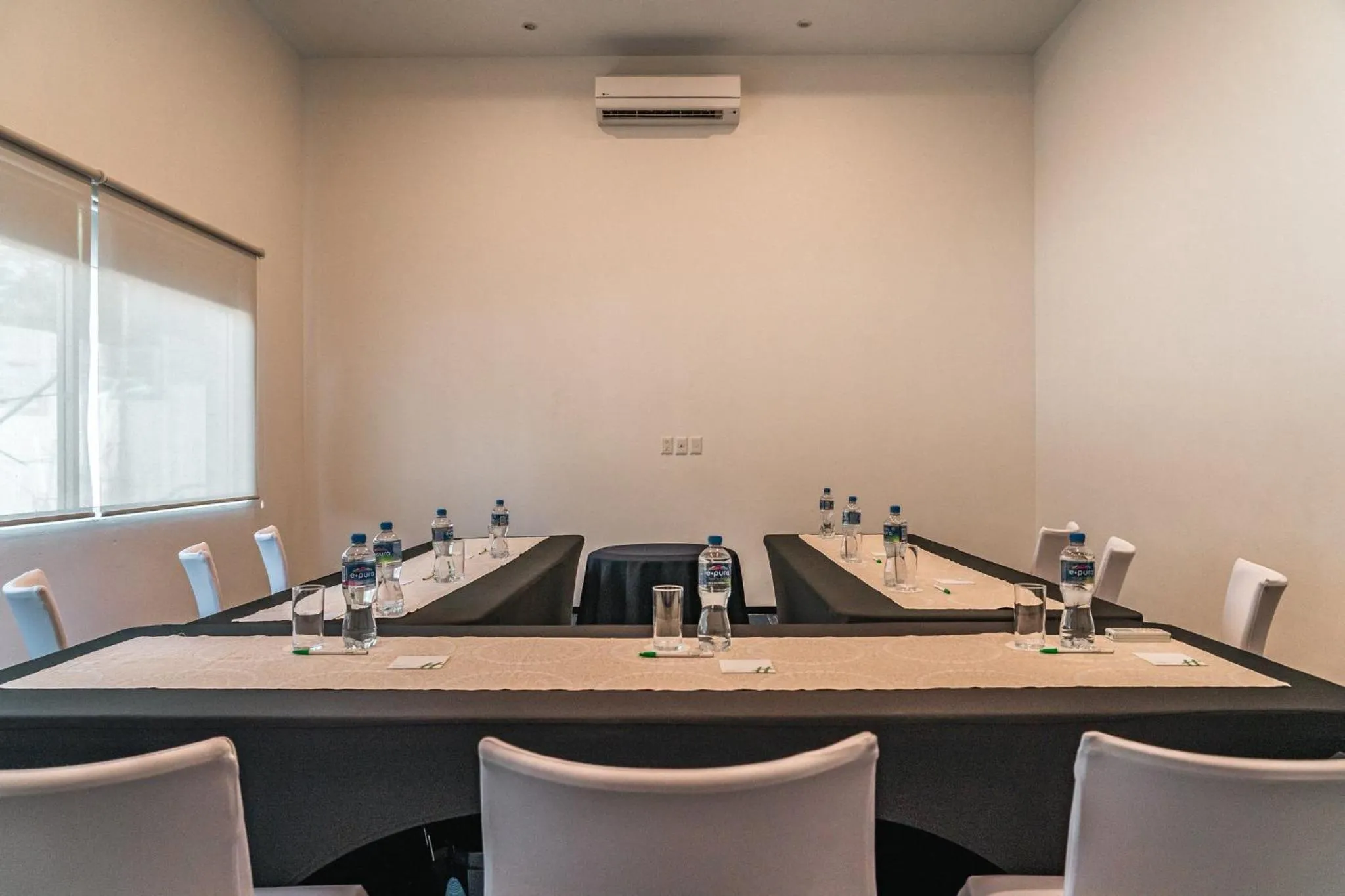 Meeting/conference room in Holiday Inn Guadalajara Patria-Universidad by IHG