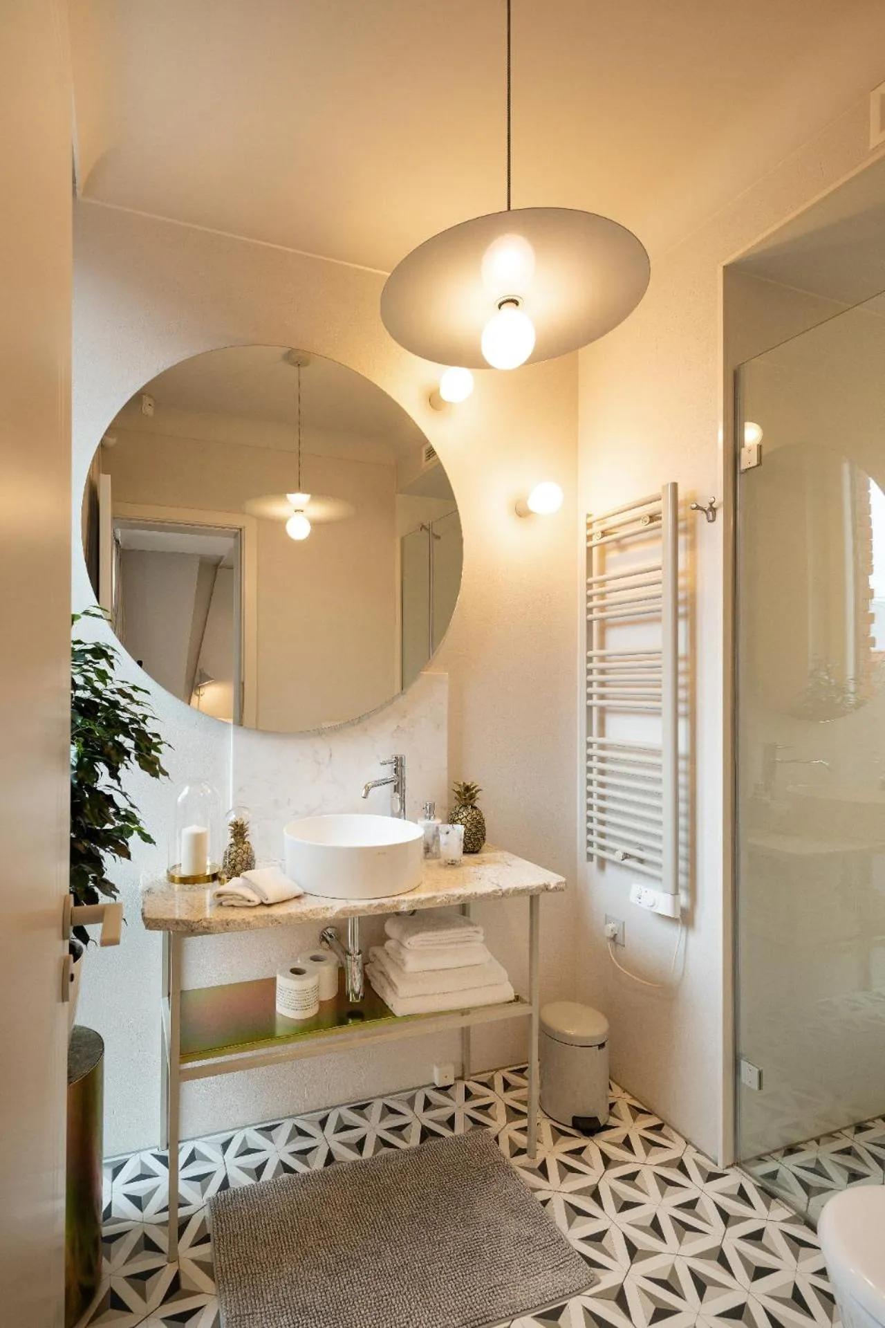 Shower in Redstone Apartments