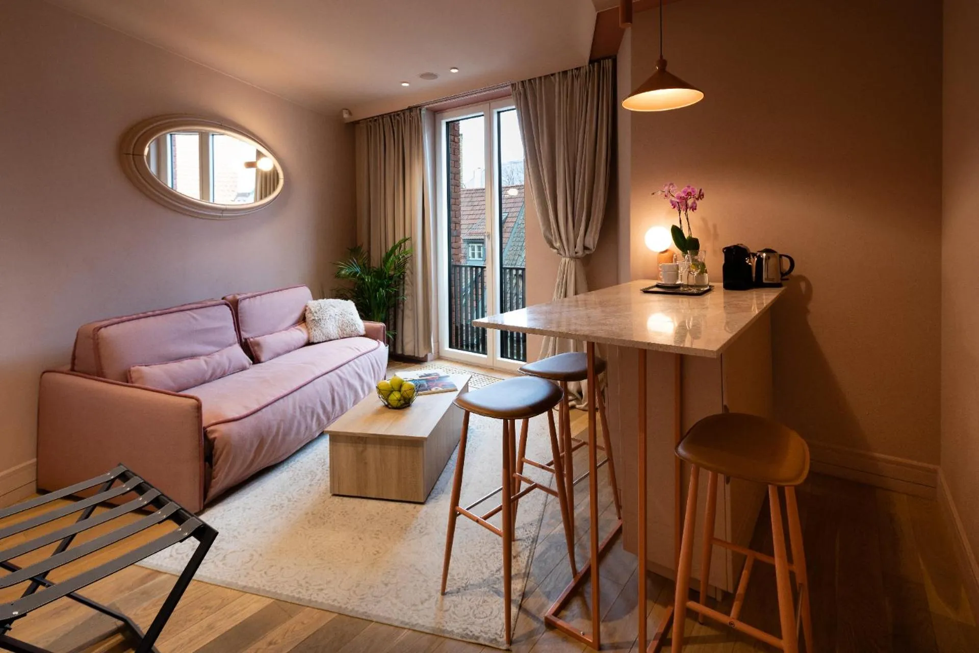 Seating area in Redstone Apartments