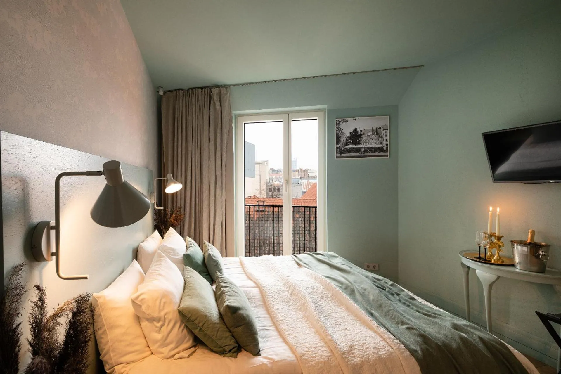 Bed in Redstone Apartments