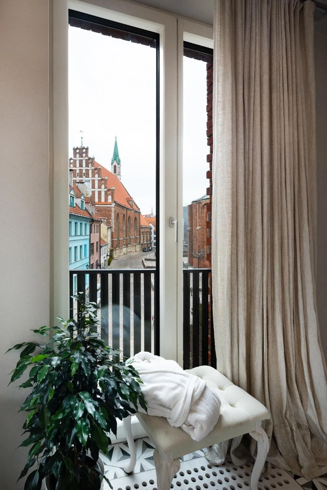 Day in Redstone Apartments