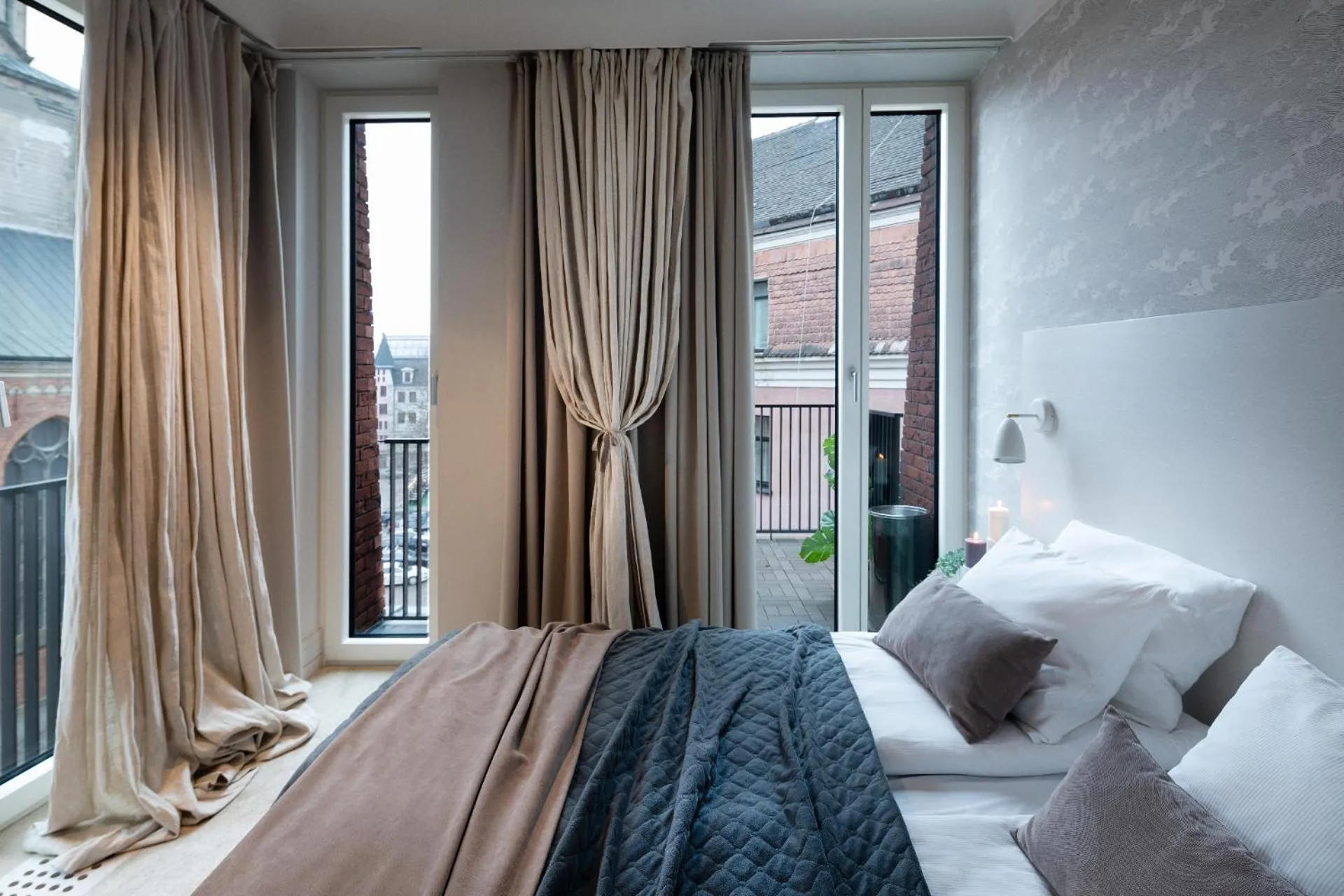 Bed in Redstone Apartments