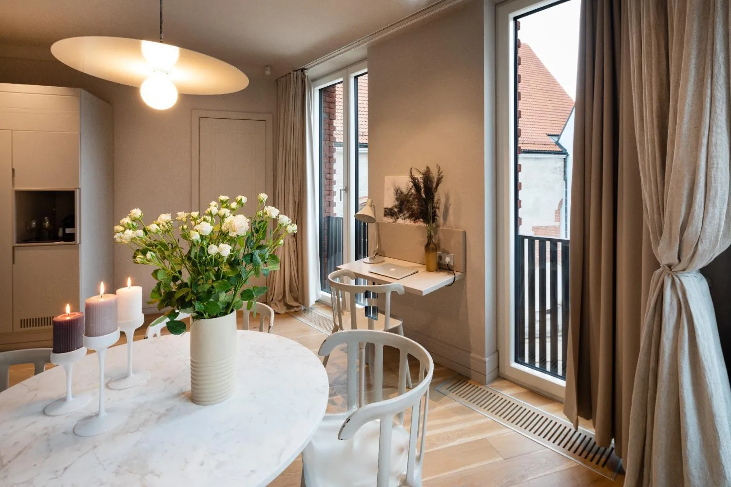 Dining area in Redstone Apartments