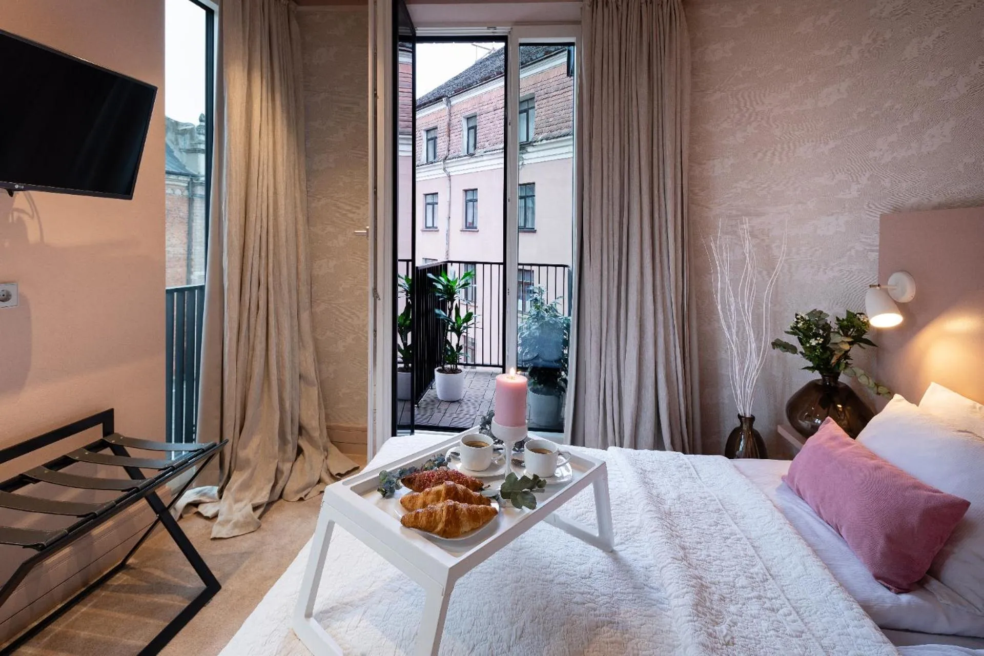 Bed in Redstone Apartments