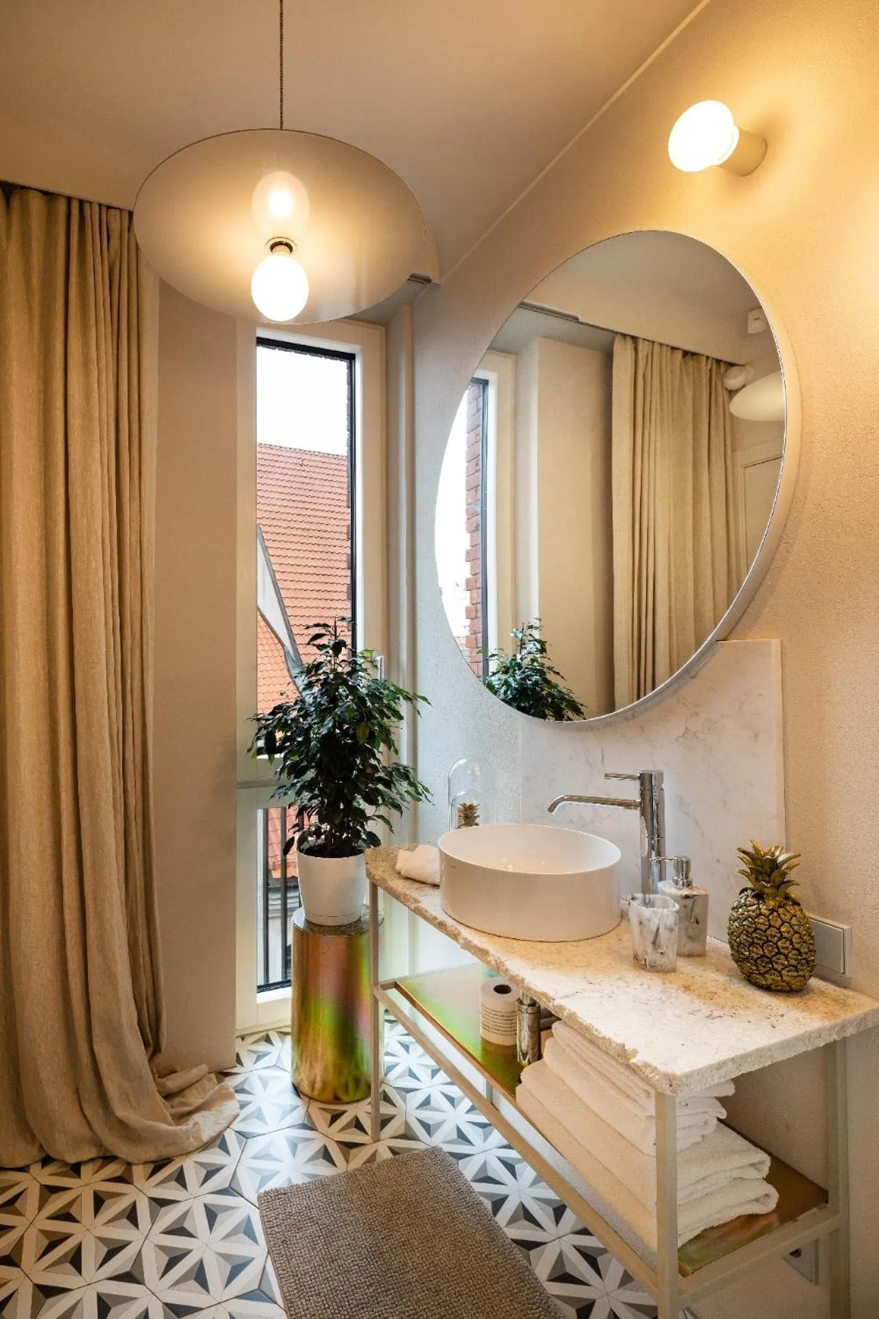 Shower in Redstone Apartments