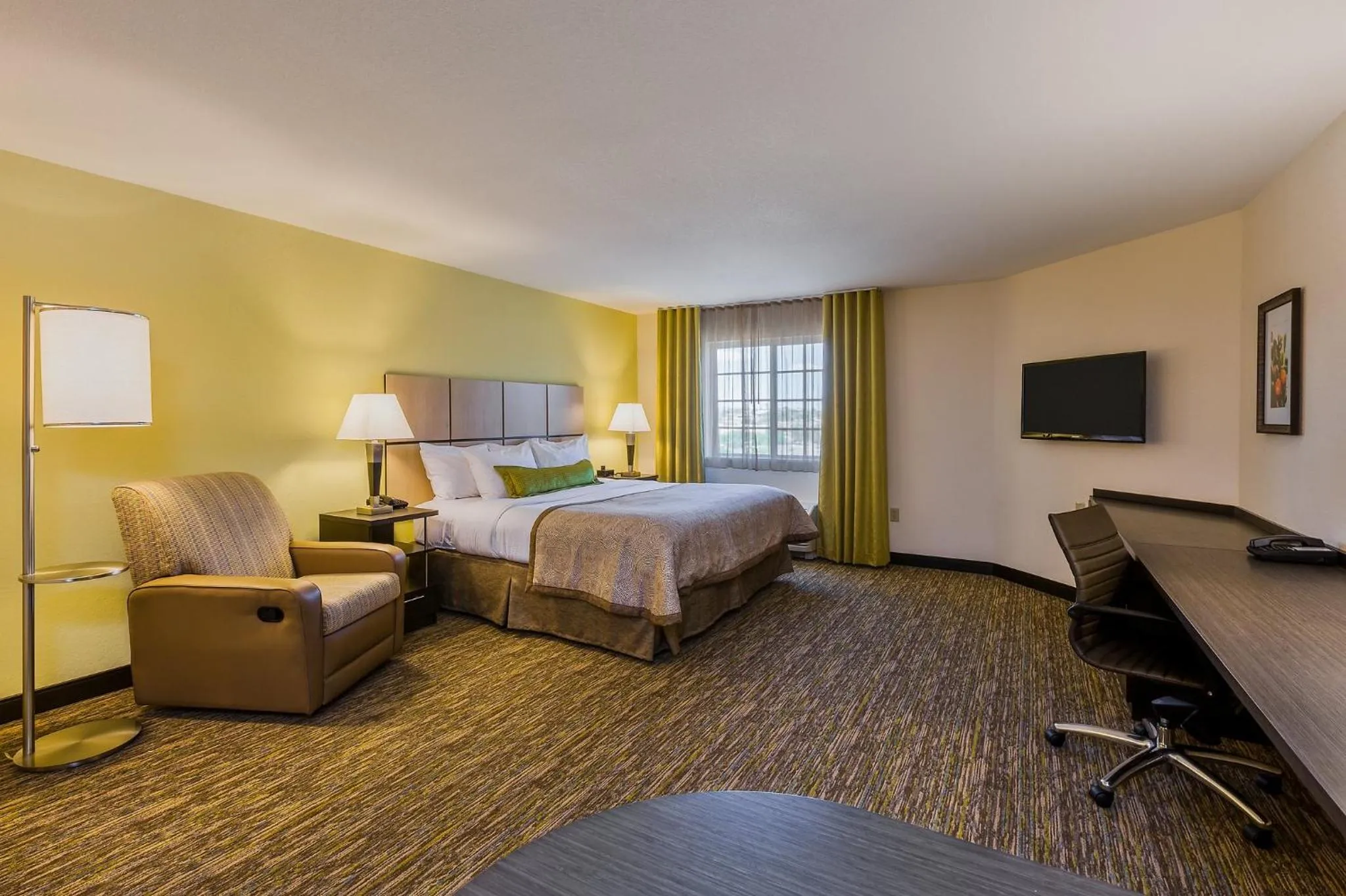 Photo of the whole room, Bed in Candlewood Suites Tucson by IHG