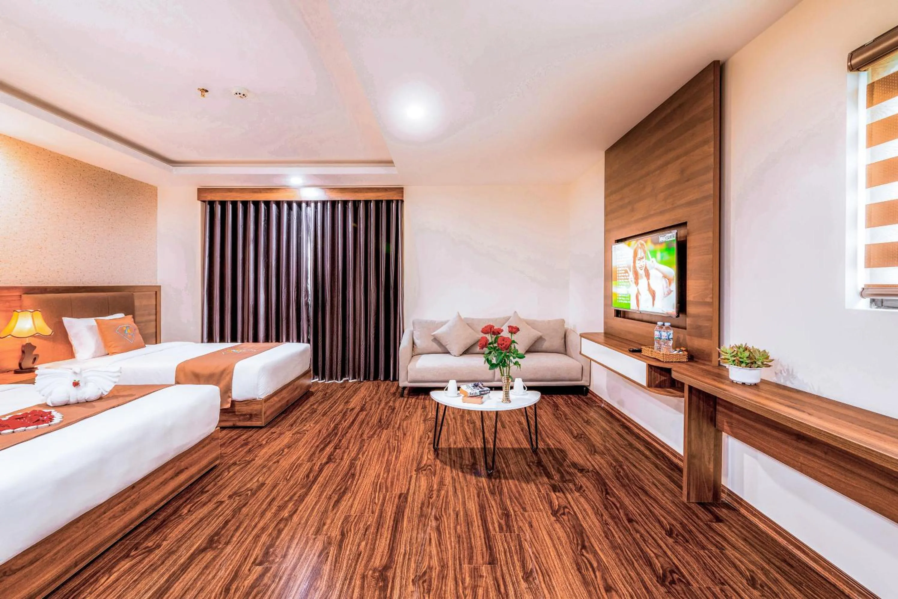 Communal lounge/ TV room, Bed in NIGHT SEA HOTEL