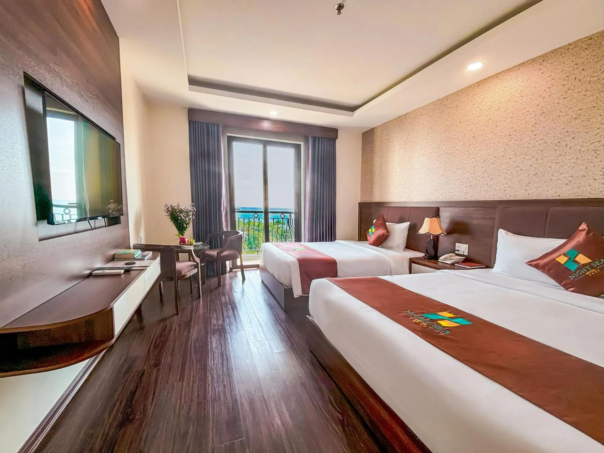 Communal lounge/ TV room, Bed in NIGHT SEA HOTEL