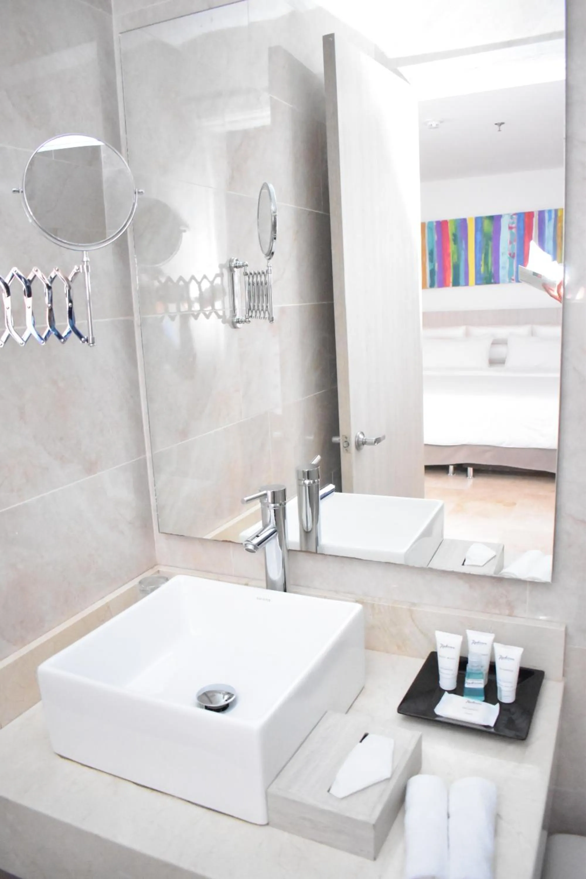 Bathroom in Radisson Diamond Barranquilla