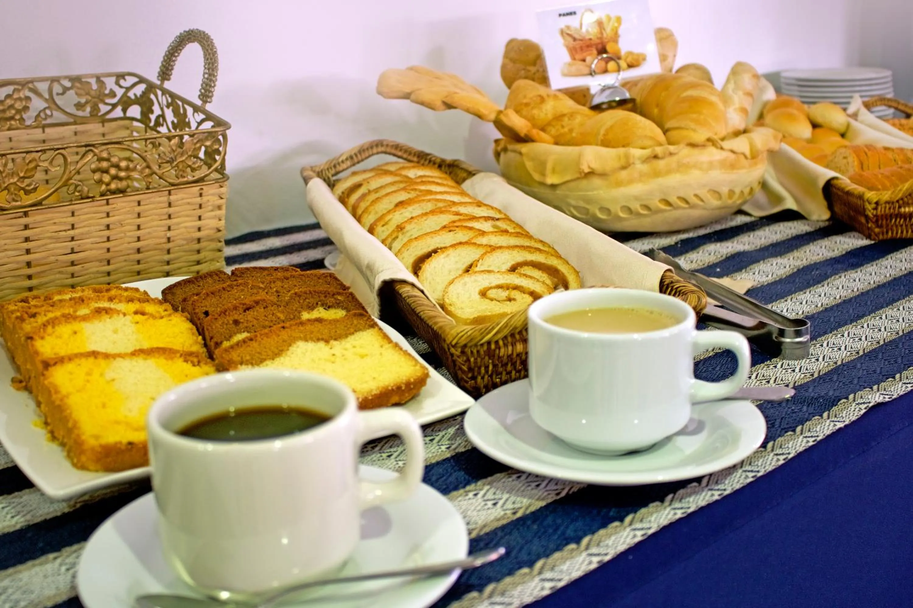 Buffet breakfast in Radisson Diamond Barranquilla