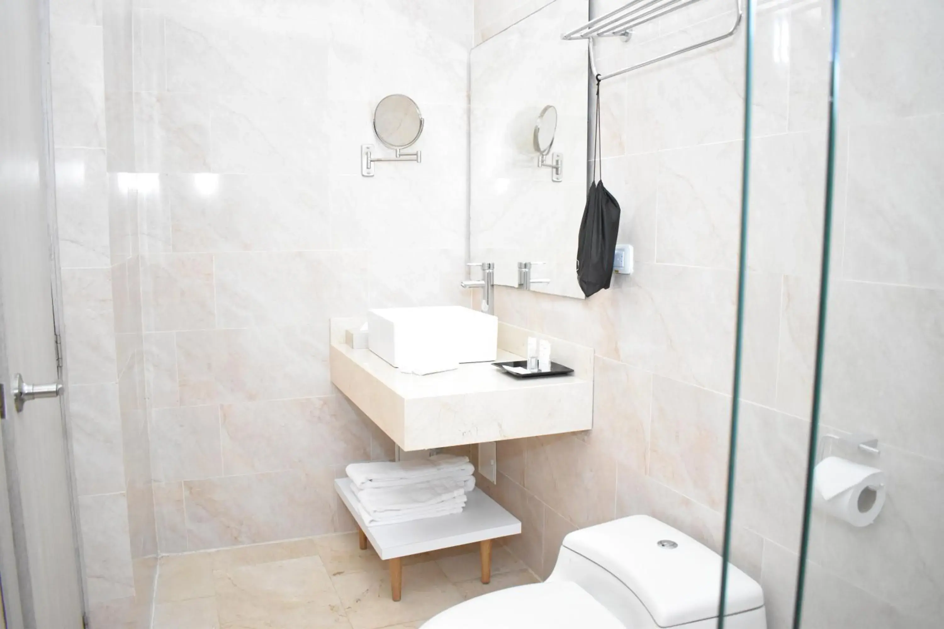 King Suite with City View - Non-Smoking in Radisson Diamond Barranquilla King Suite with City View - Non-Smoking in Radisson Diamond Barranquilla