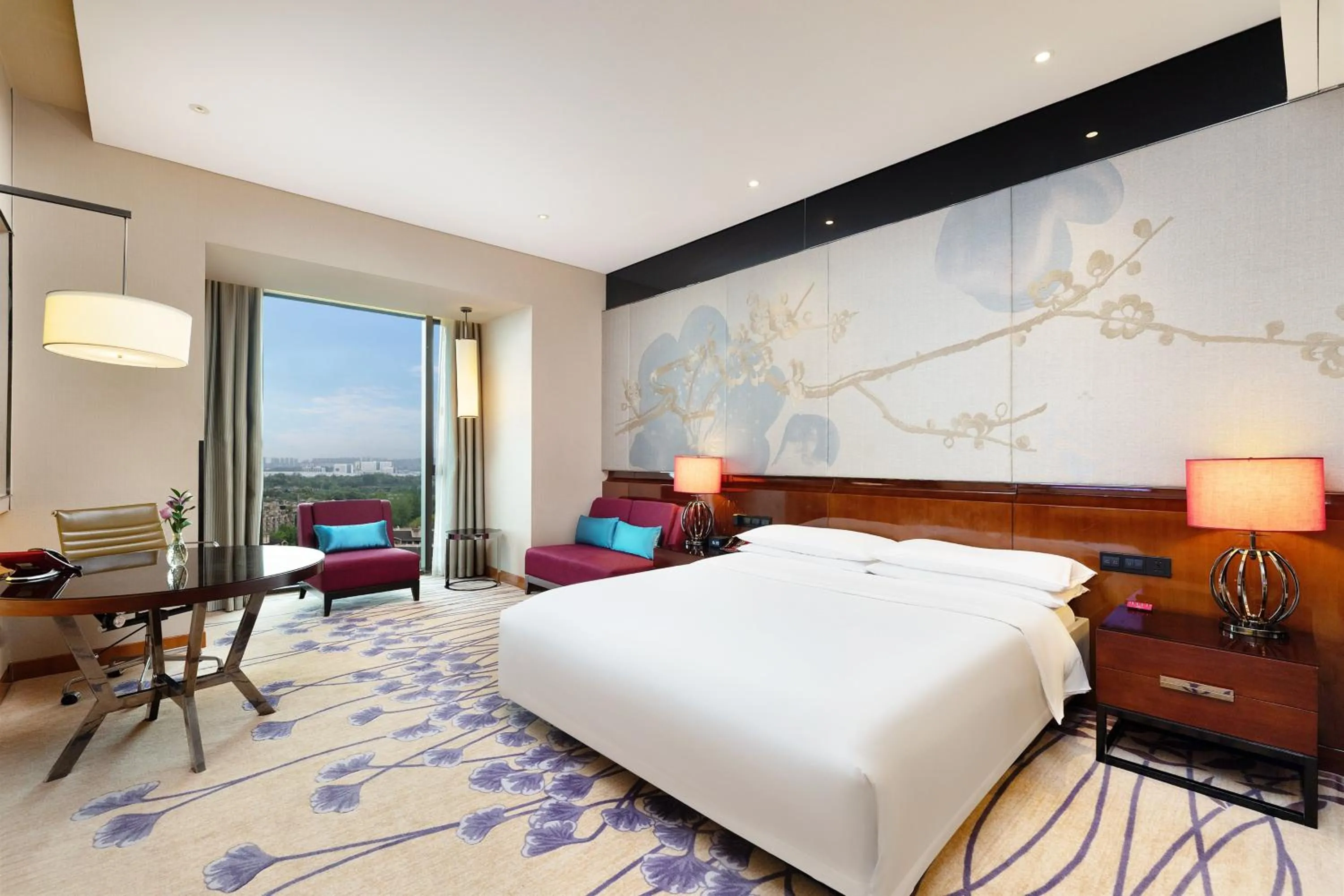 Photo of the whole room, Bed in Crowne Plaza Chengdu West by IHG