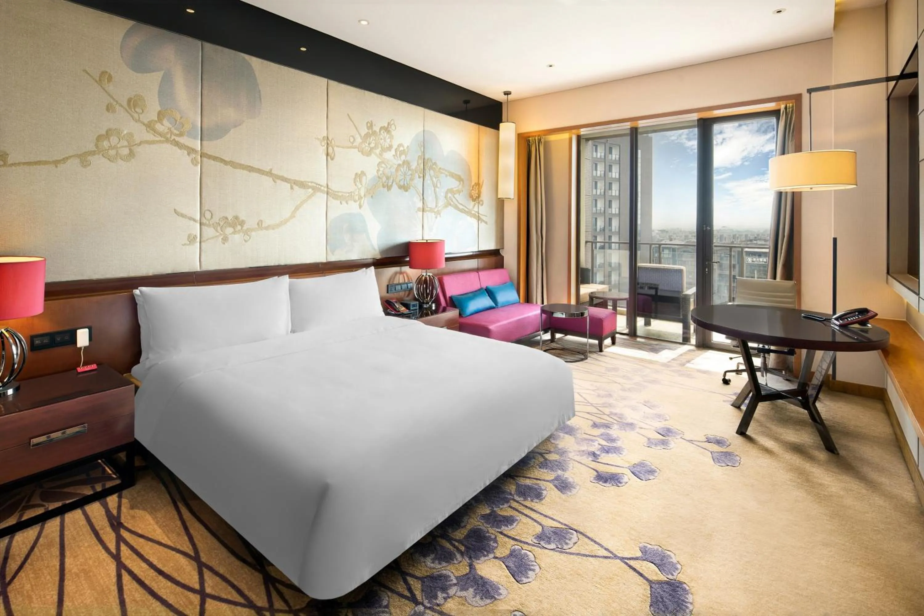 Photo of the whole room, Bed in Crowne Plaza Chengdu West by IHG