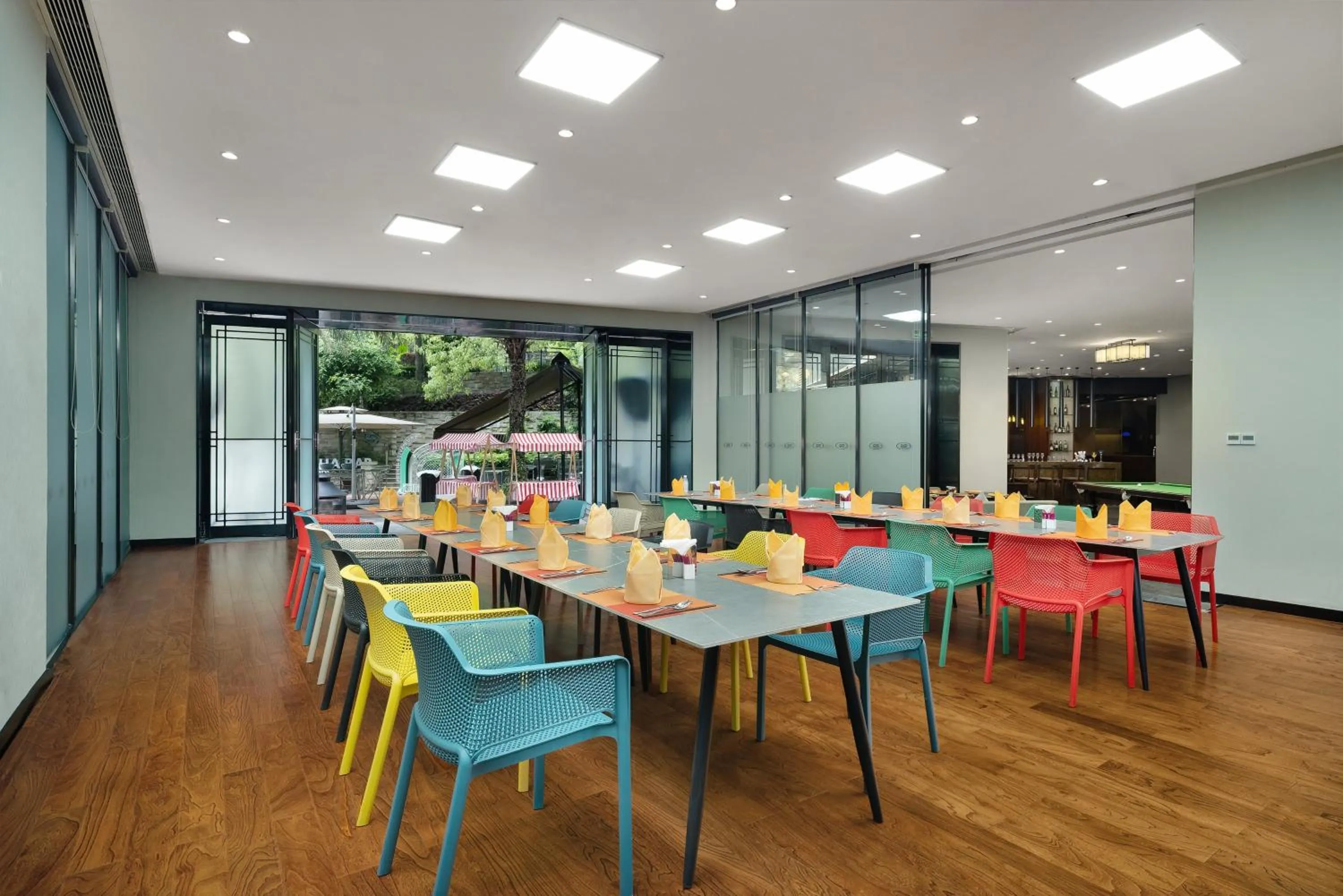 Restaurant/places to eat in Crowne Plaza Chengdu West by IHG