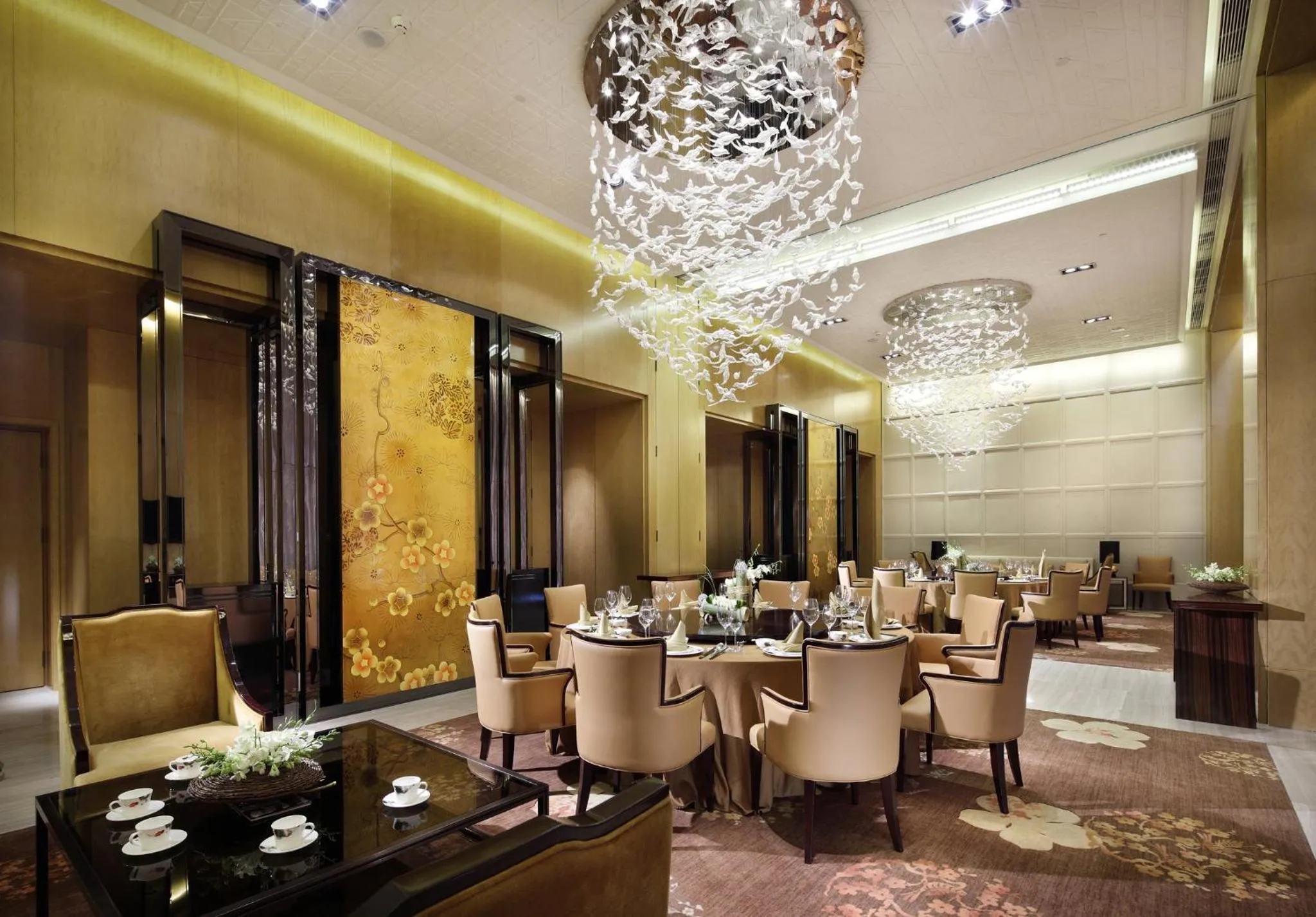 Restaurant/places to eat in Crowne Plaza Chengdu West by IHG