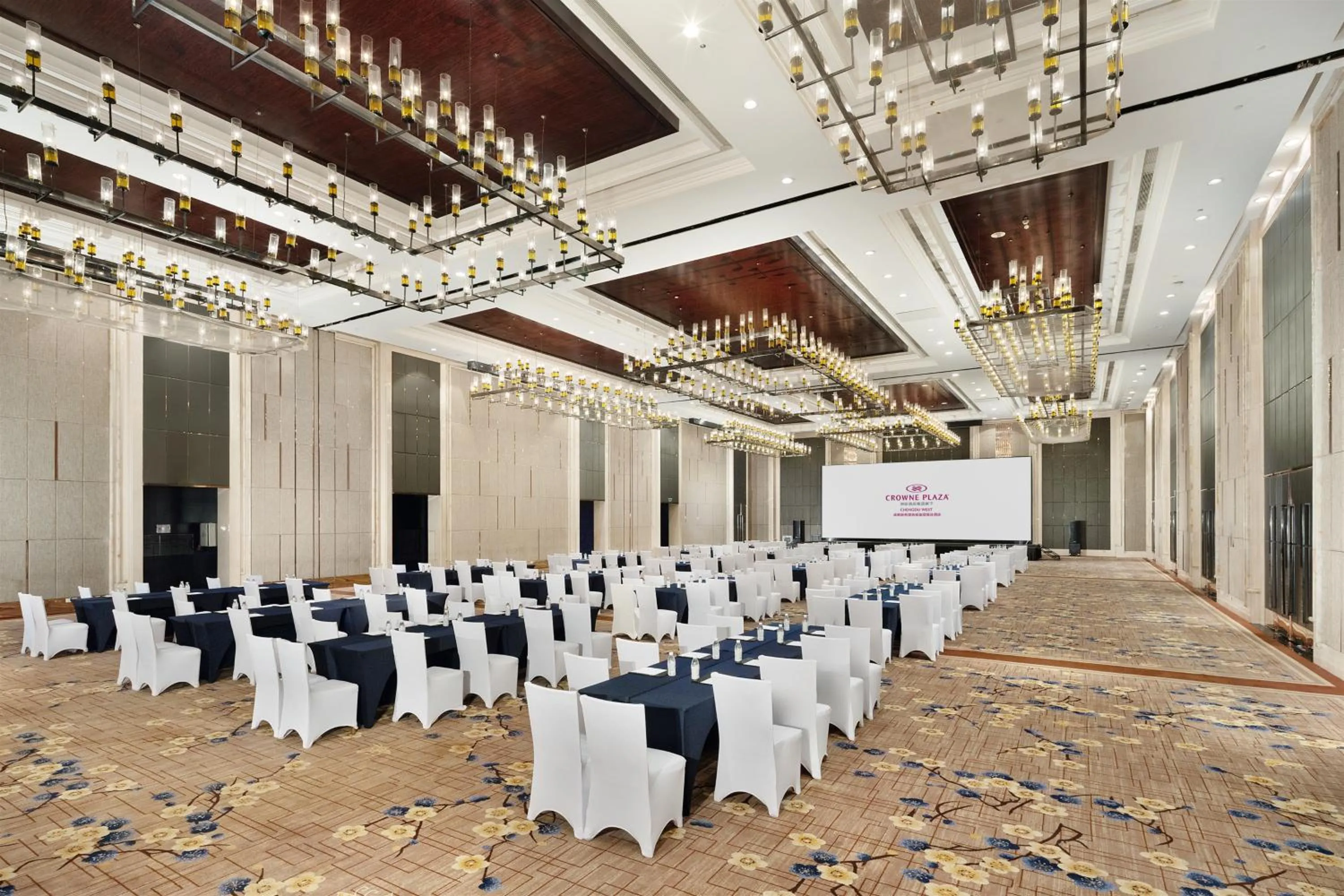Meeting/conference room in Crowne Plaza Chengdu West by IHG