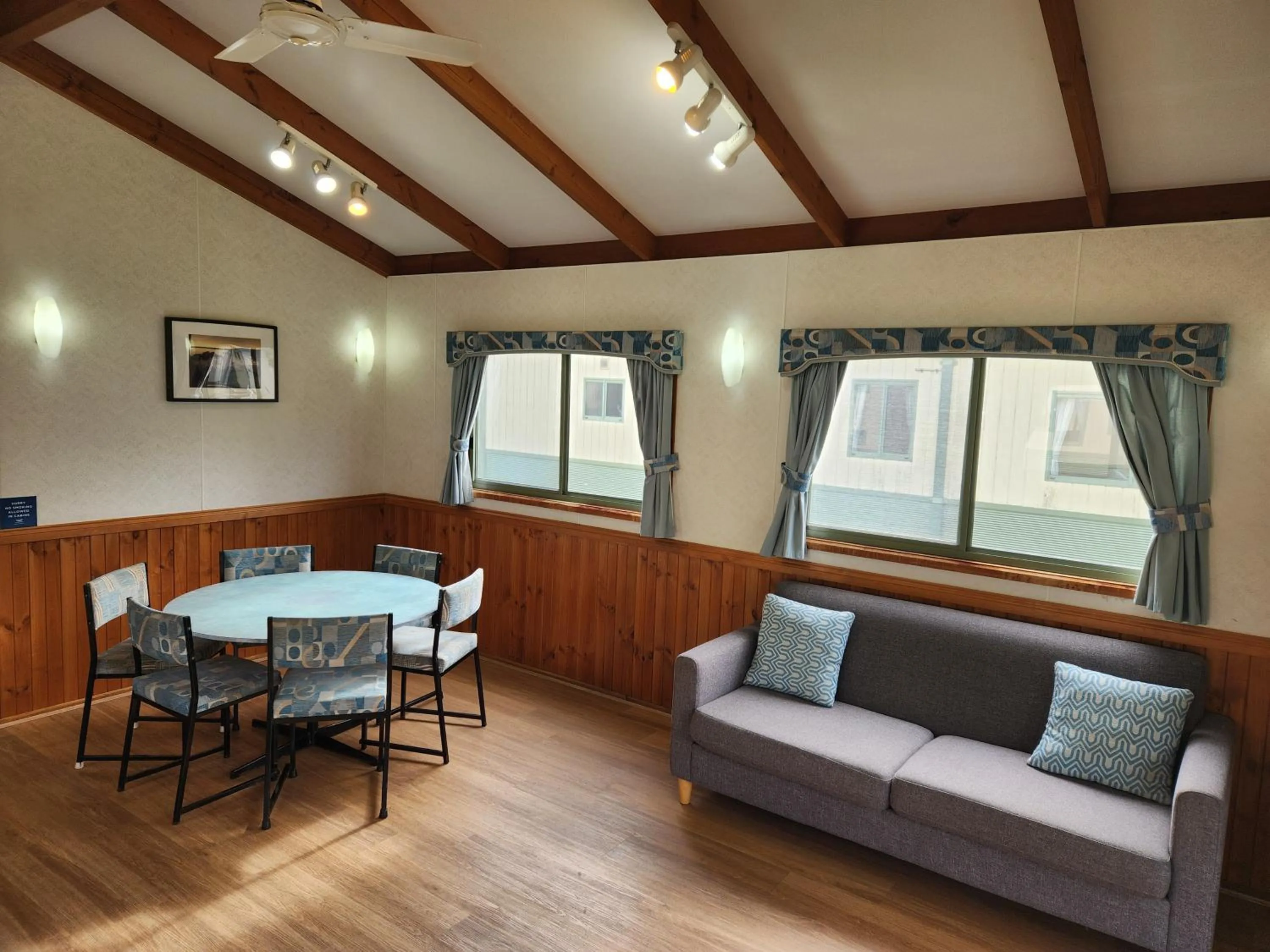 Living room in Eden Gateway Holiday Park