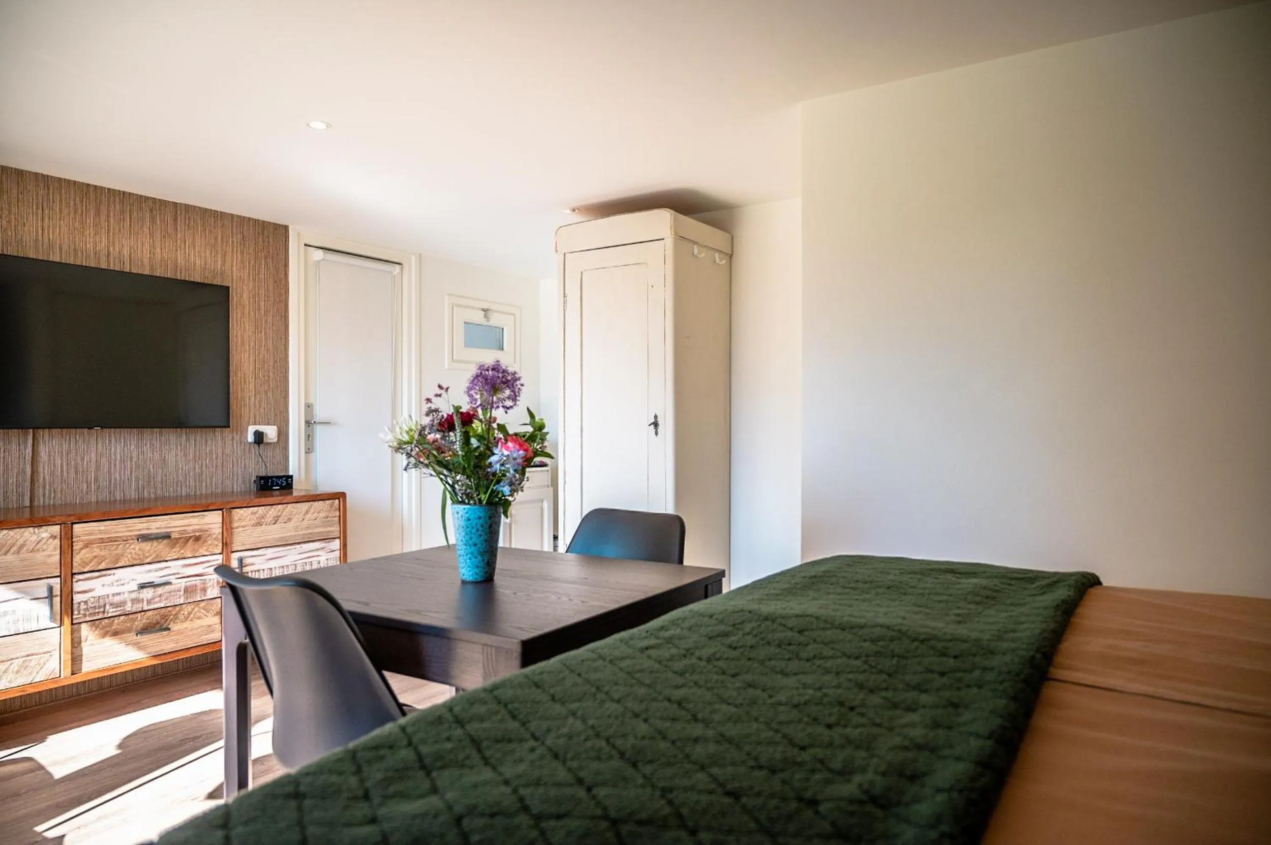 Bed in B&B de Scherpenhof