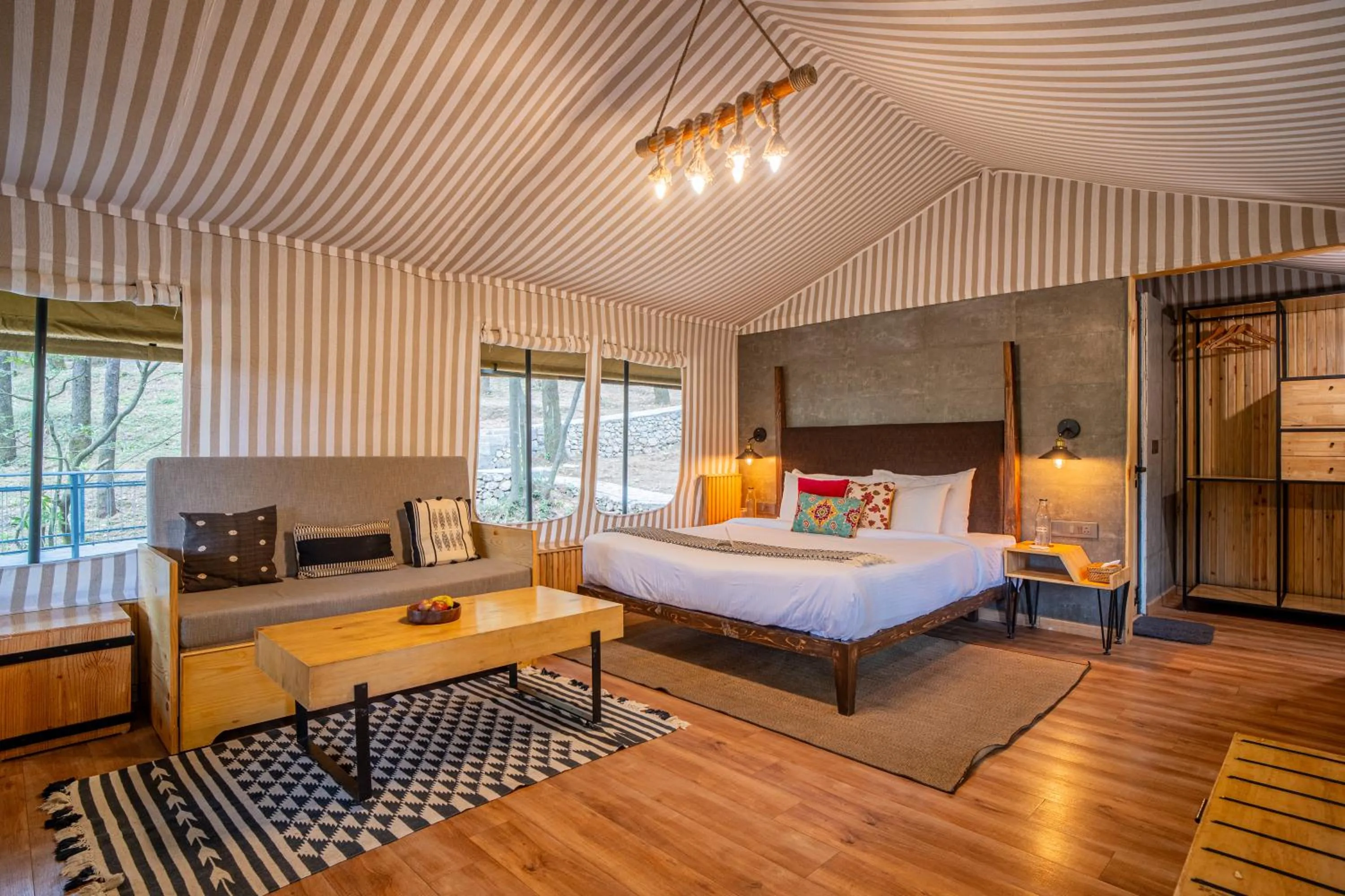 Surveyor Grand Suite Forest Valley View in Everest Base Camp, Near George Everest House, 5kms from Library chowk