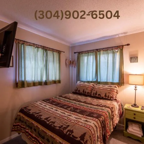 Sunsets at Summit 108b, free WI-FI, parking and AC