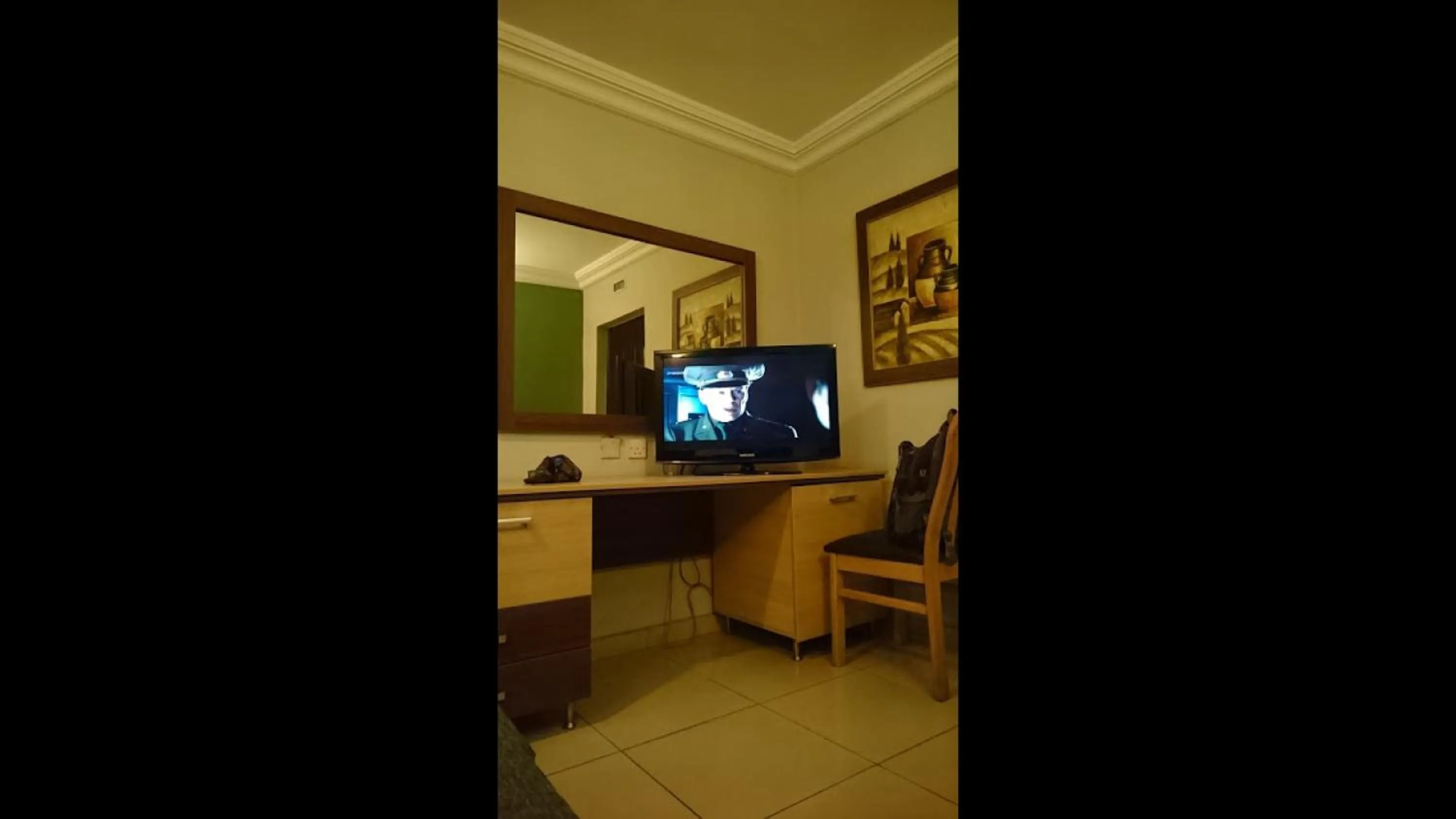 Communal lounge/ TV room in Carliza Hotel - Standard