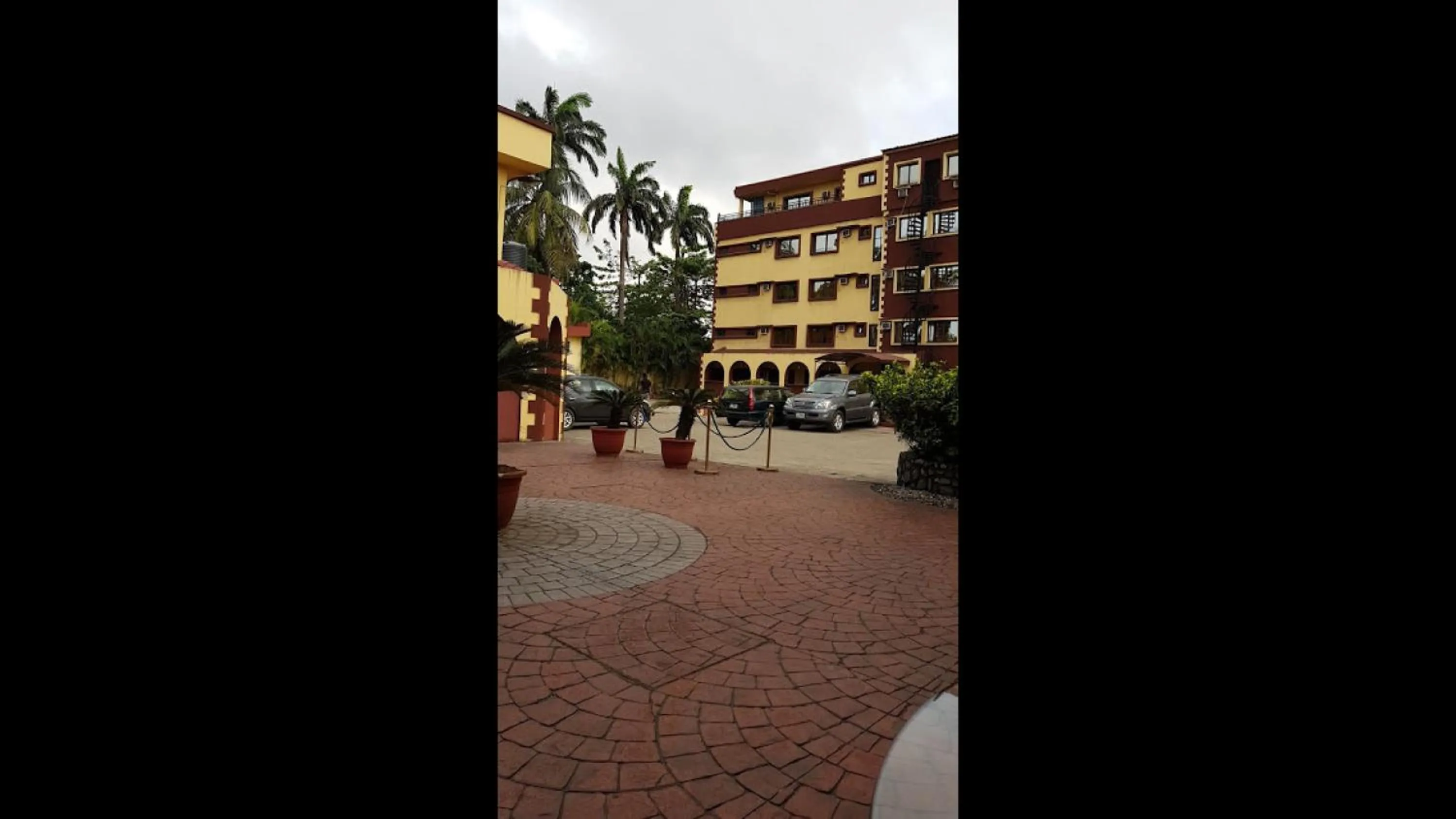 Parking in Carliza Hotel - Standard