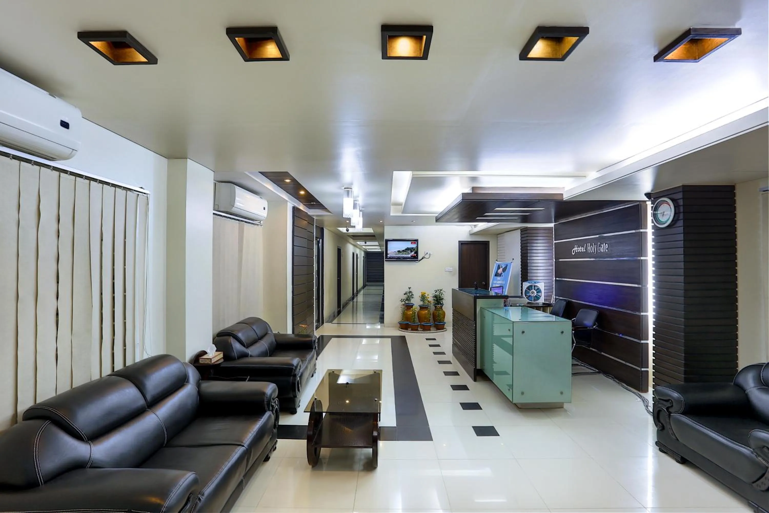Lobby or reception in Hotel Holy Gate