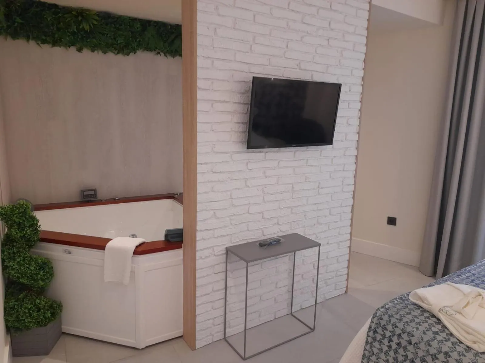 Hot Tub, Bed in La Puerta de Nerja BOUTIQUE - Adults Recommended