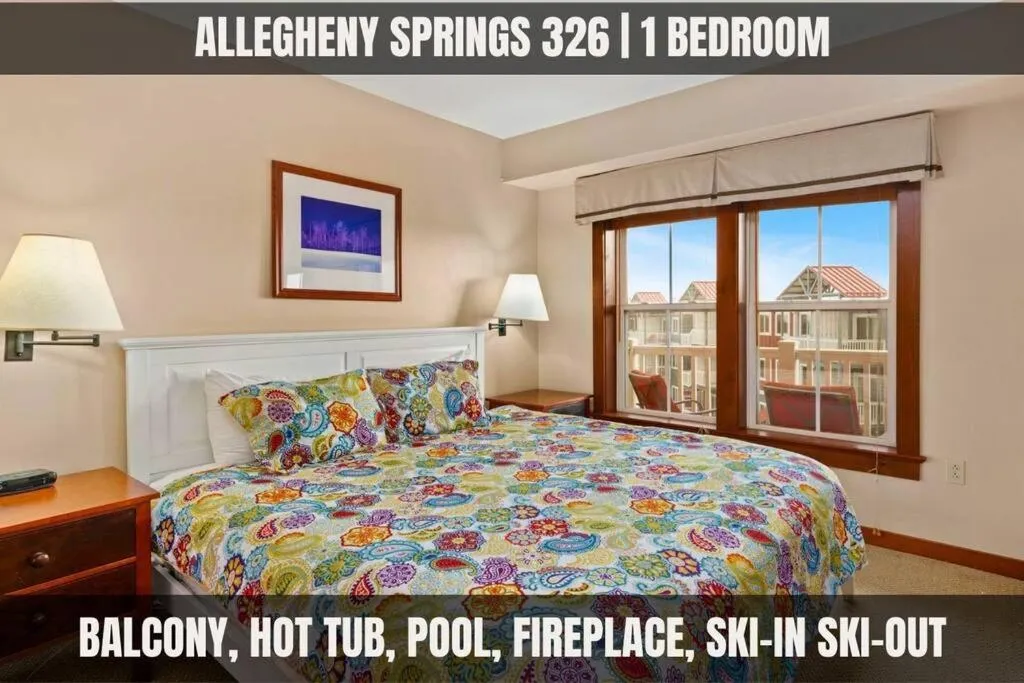 Bed in Allegheny Spring 326, ski in out, Pool HotTub