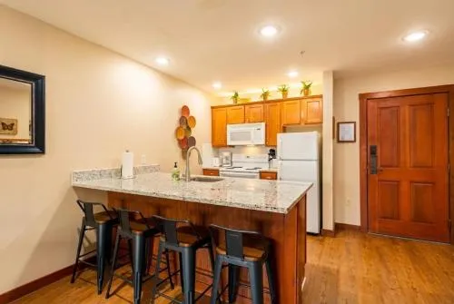 Allegheny Spring 326, ski in out, Pool HotTub