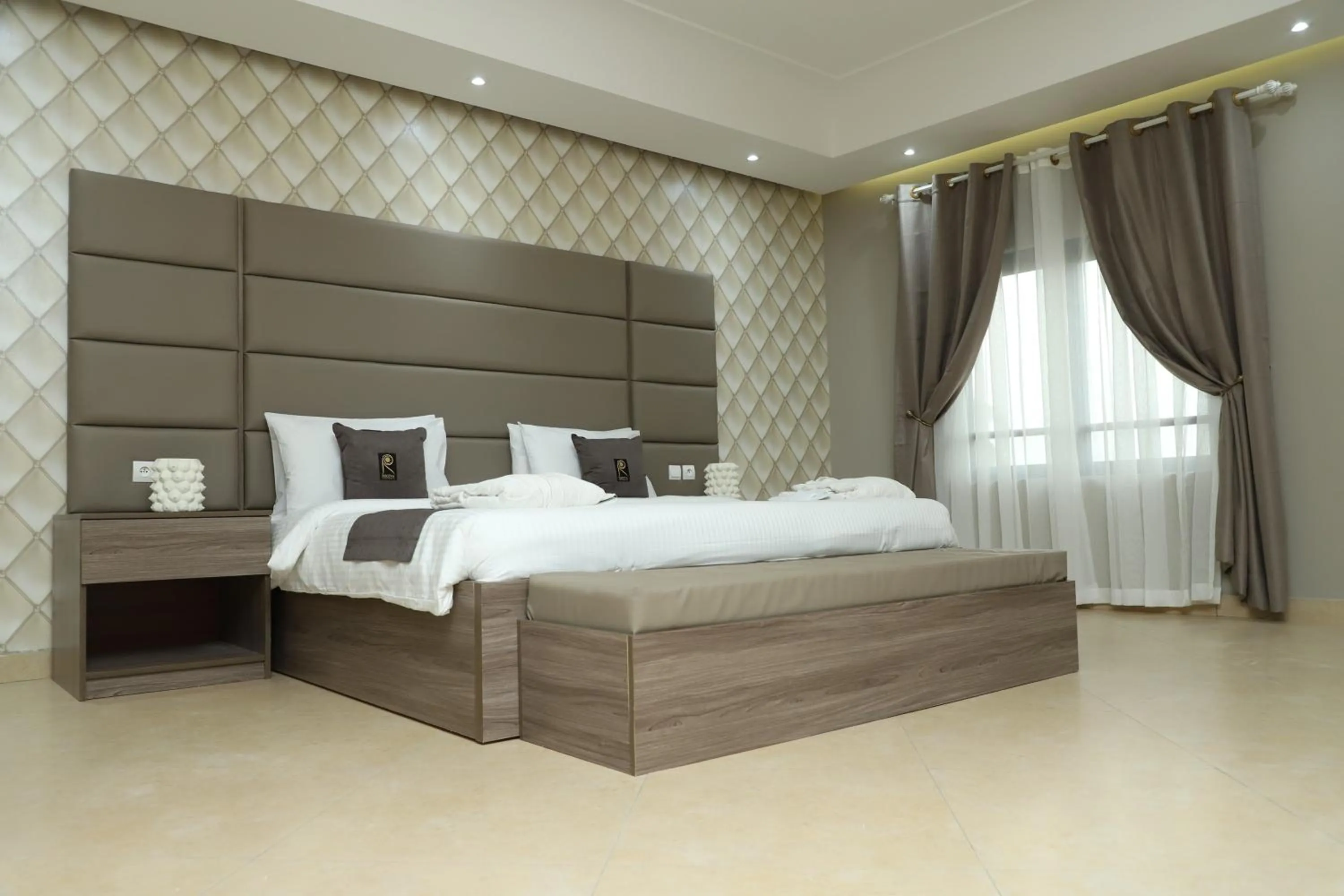 Bed in Hôtel Regina The Pearl