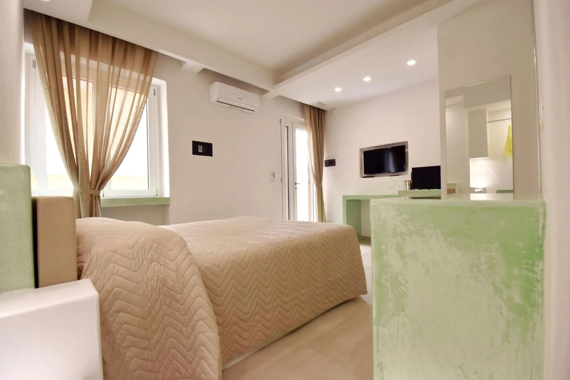 TV and multimedia, Bed in San Gabriele Relais