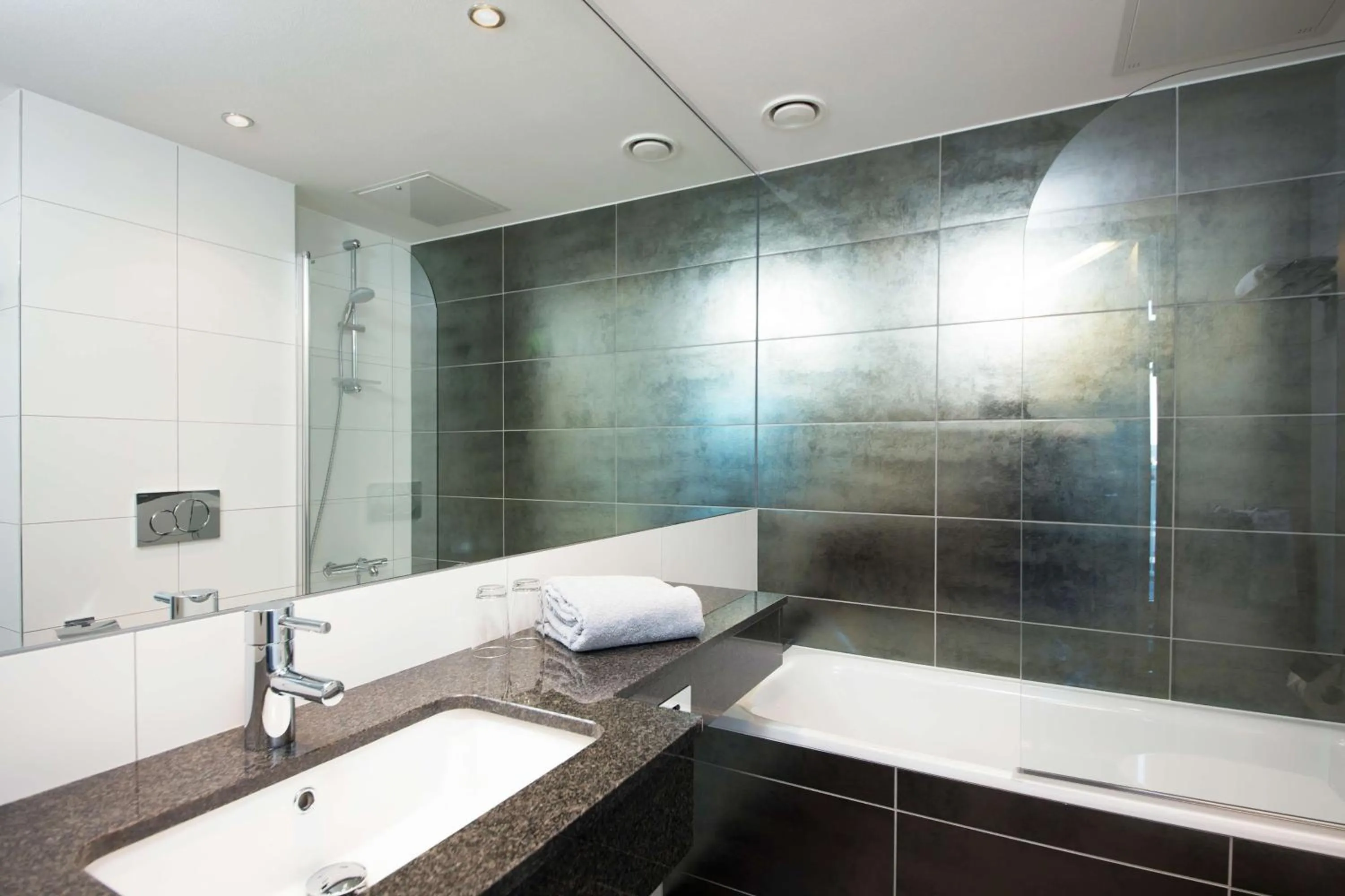 Bathroom in Scandic Ørnen