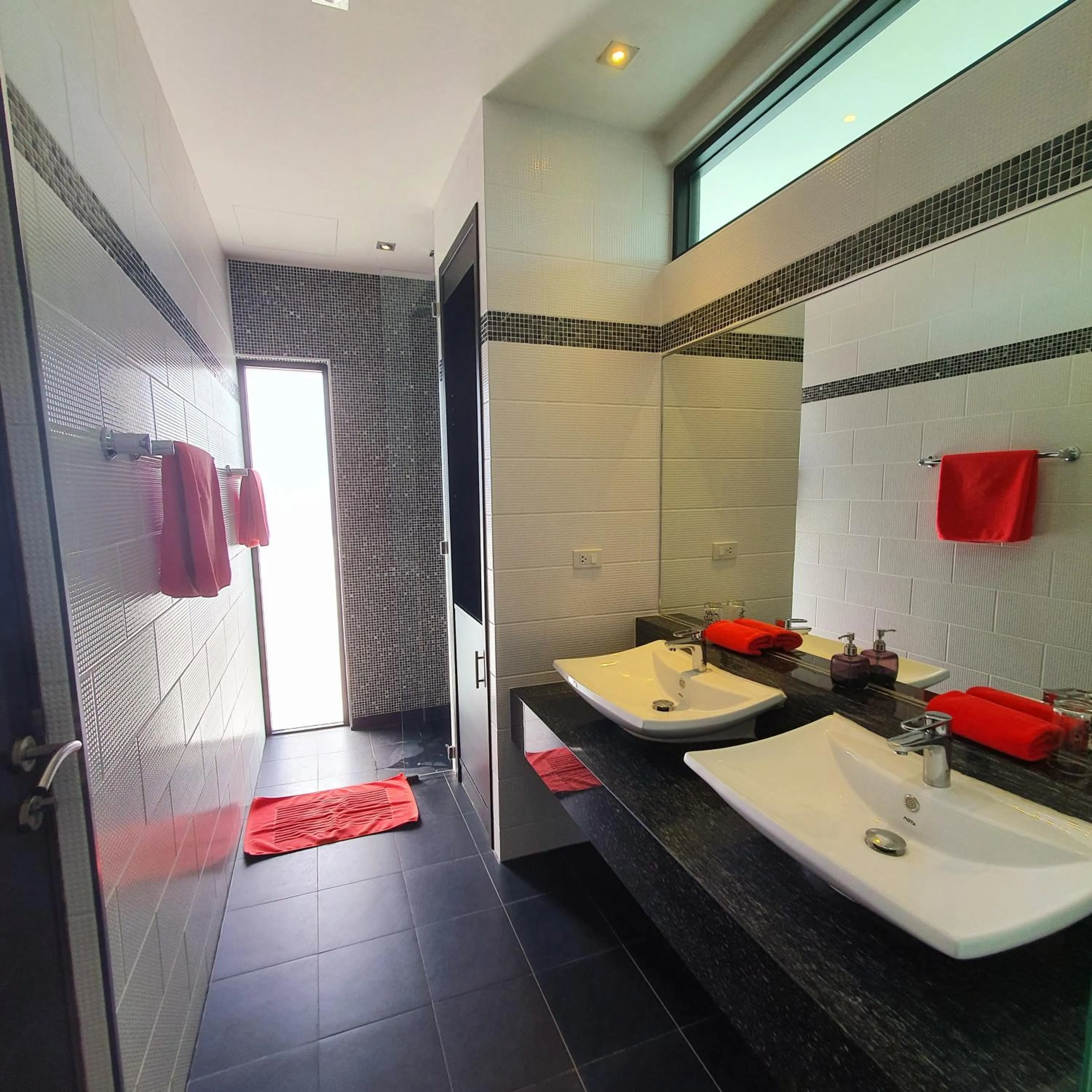 Bathroom in Eden Villa Phuket