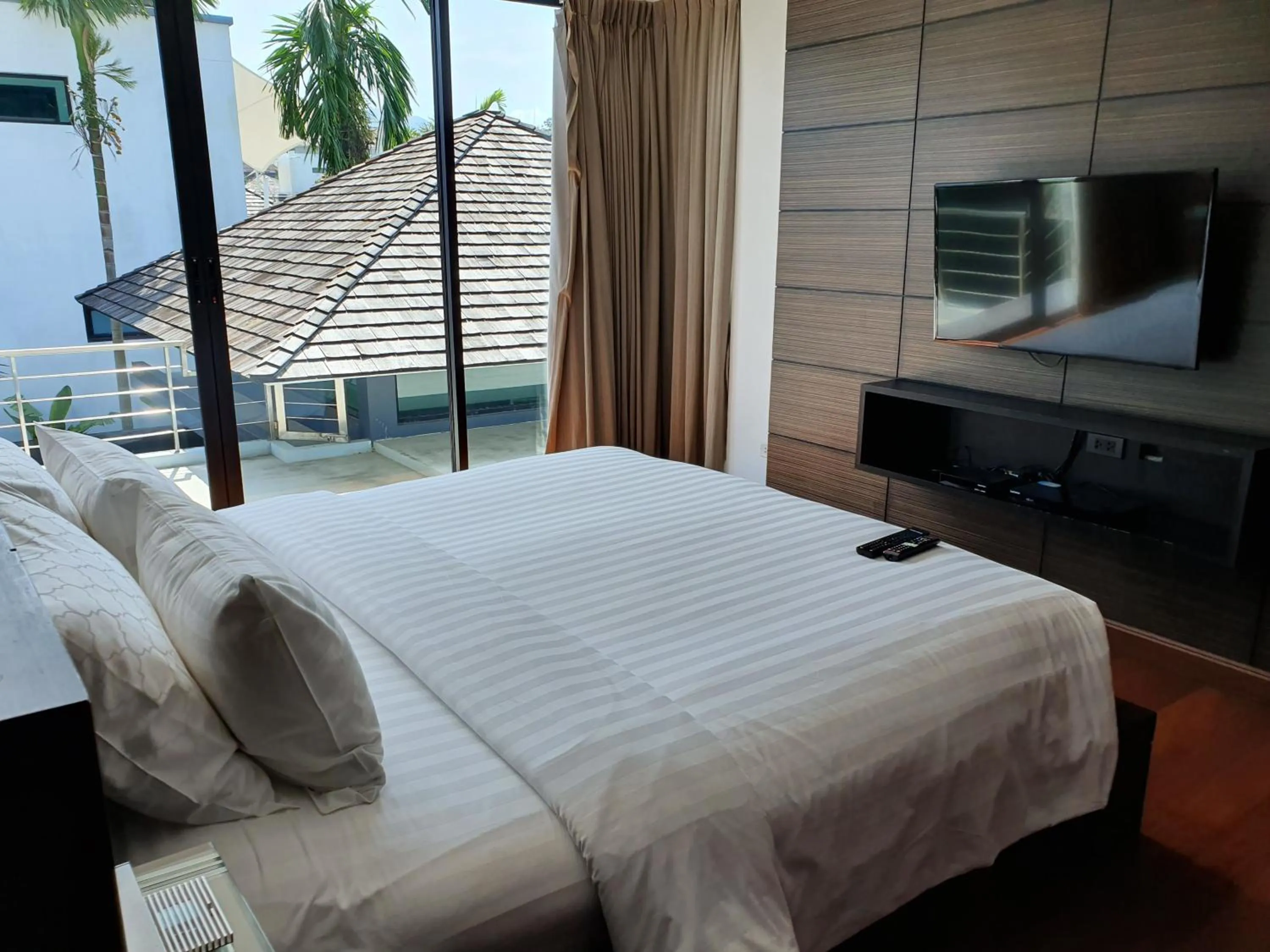 Bed in Eden Villa Phuket