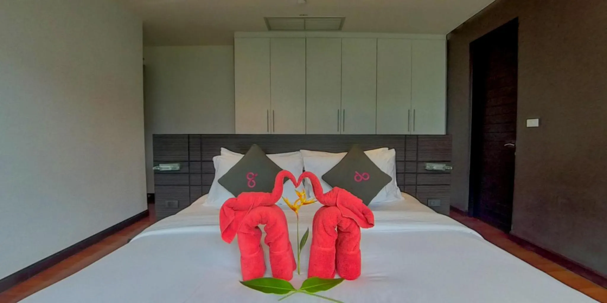 Bed in Eden Villa Phuket