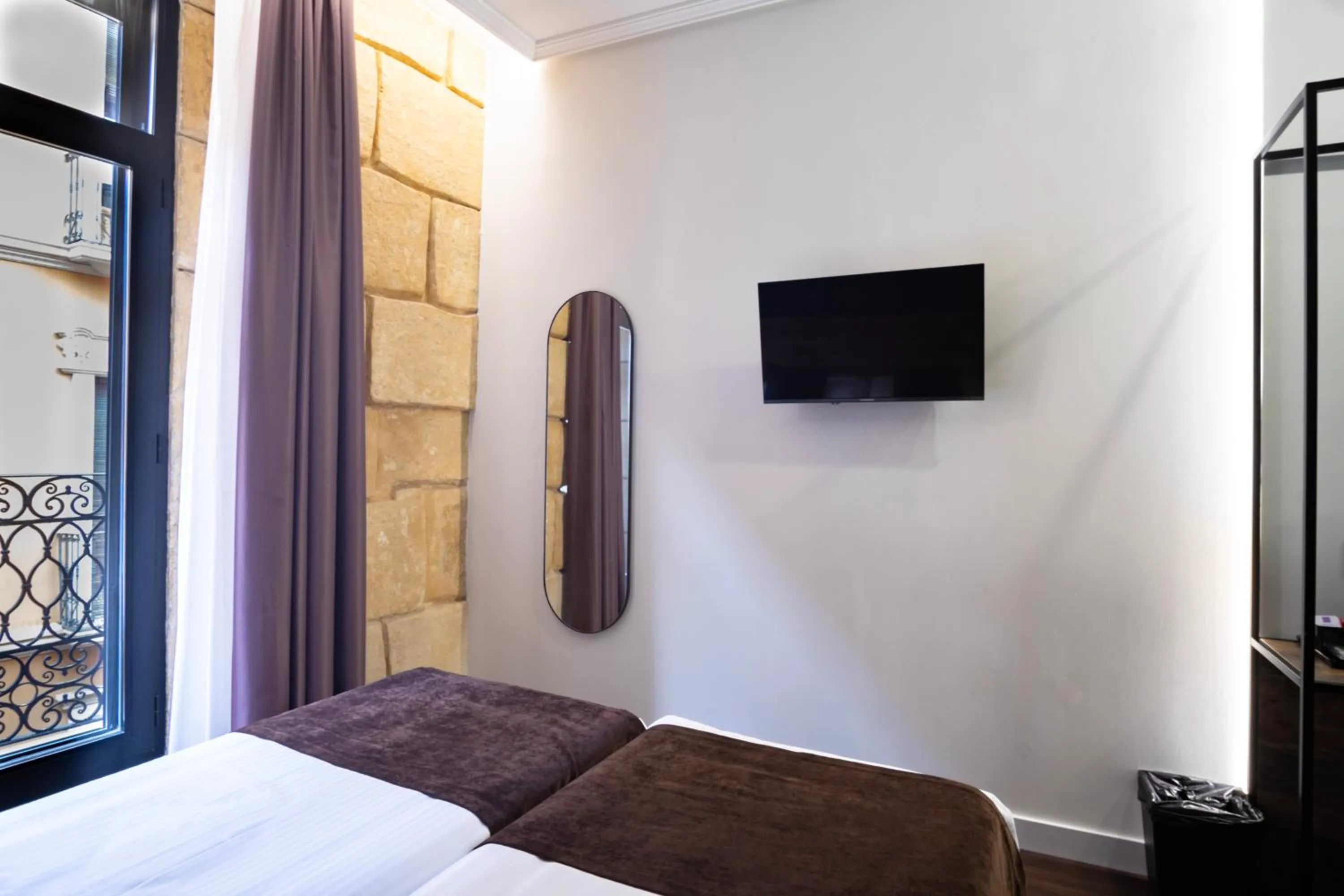 TV and multimedia, Bed in Hotel BH San Francisco Alicante