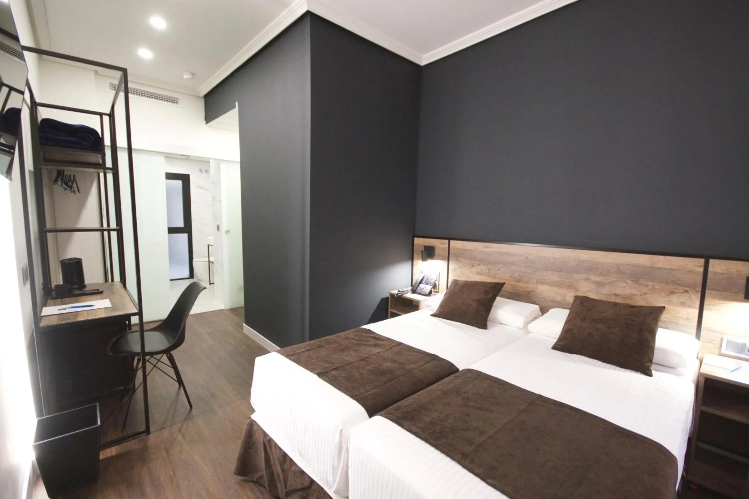 Bedroom, Bed in Hotel BH San Francisco Alicante