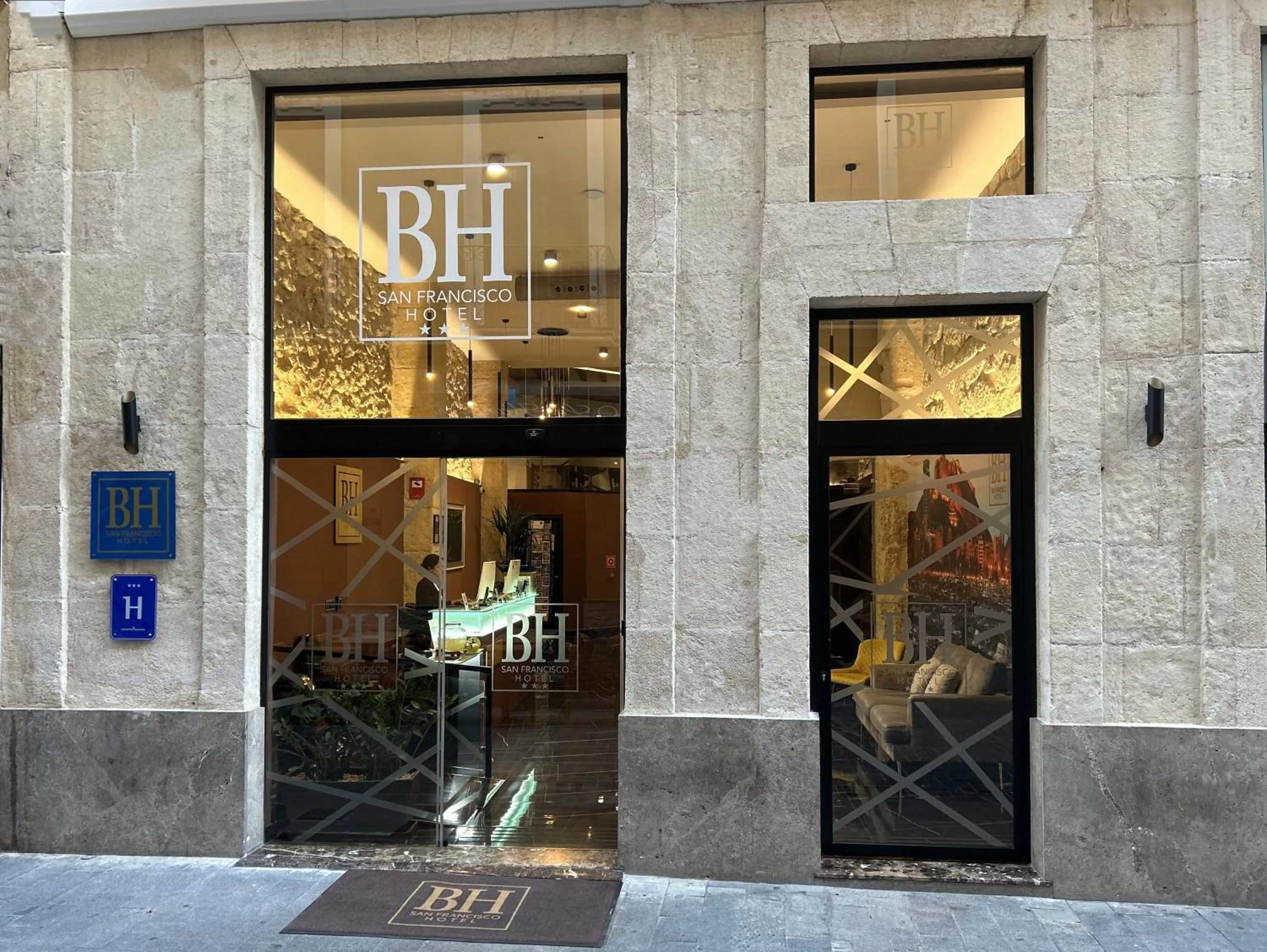 Facade/entrance in Hotel BH San Francisco Alicante