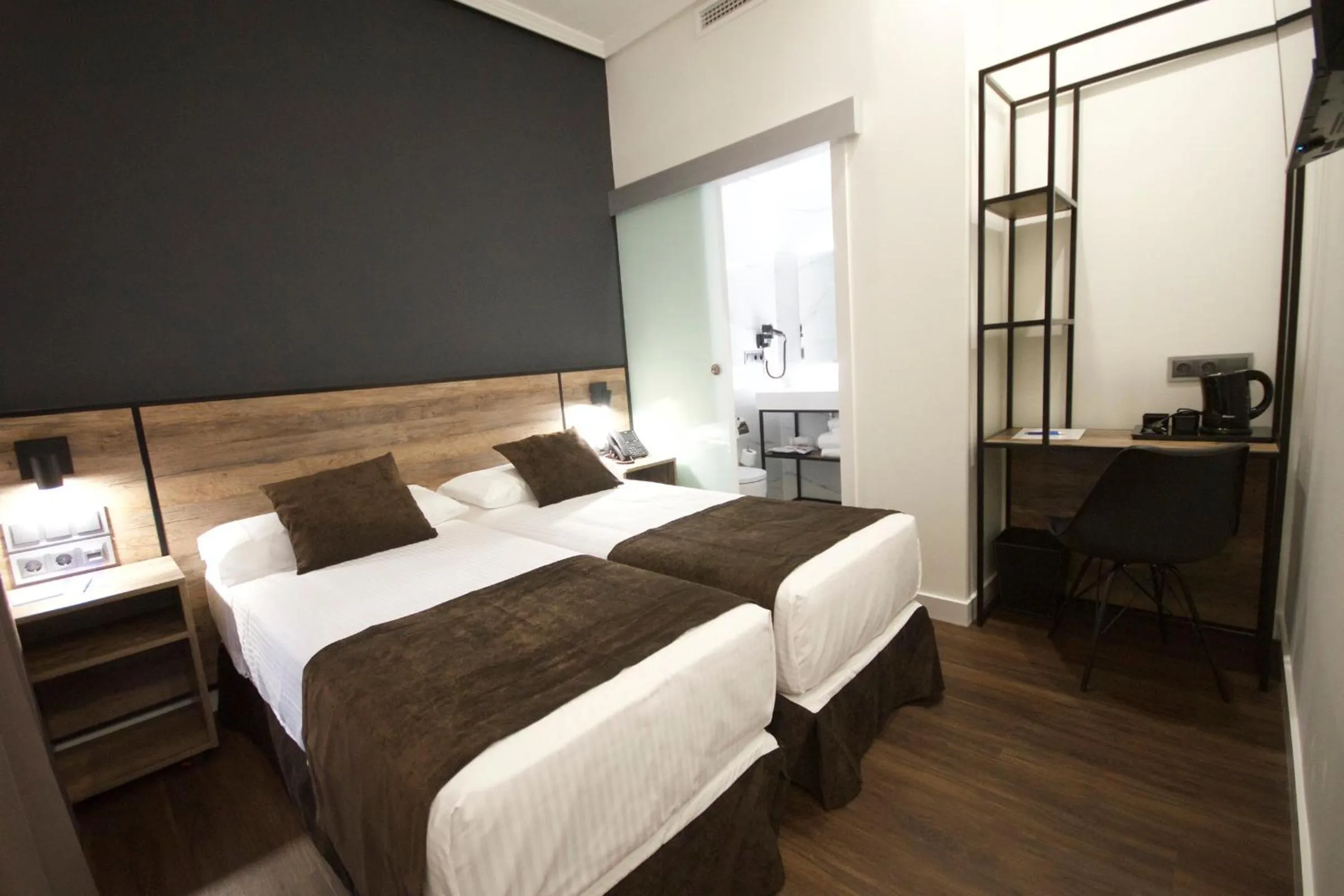 Bedroom, Bed in Hotel BH San Francisco Alicante