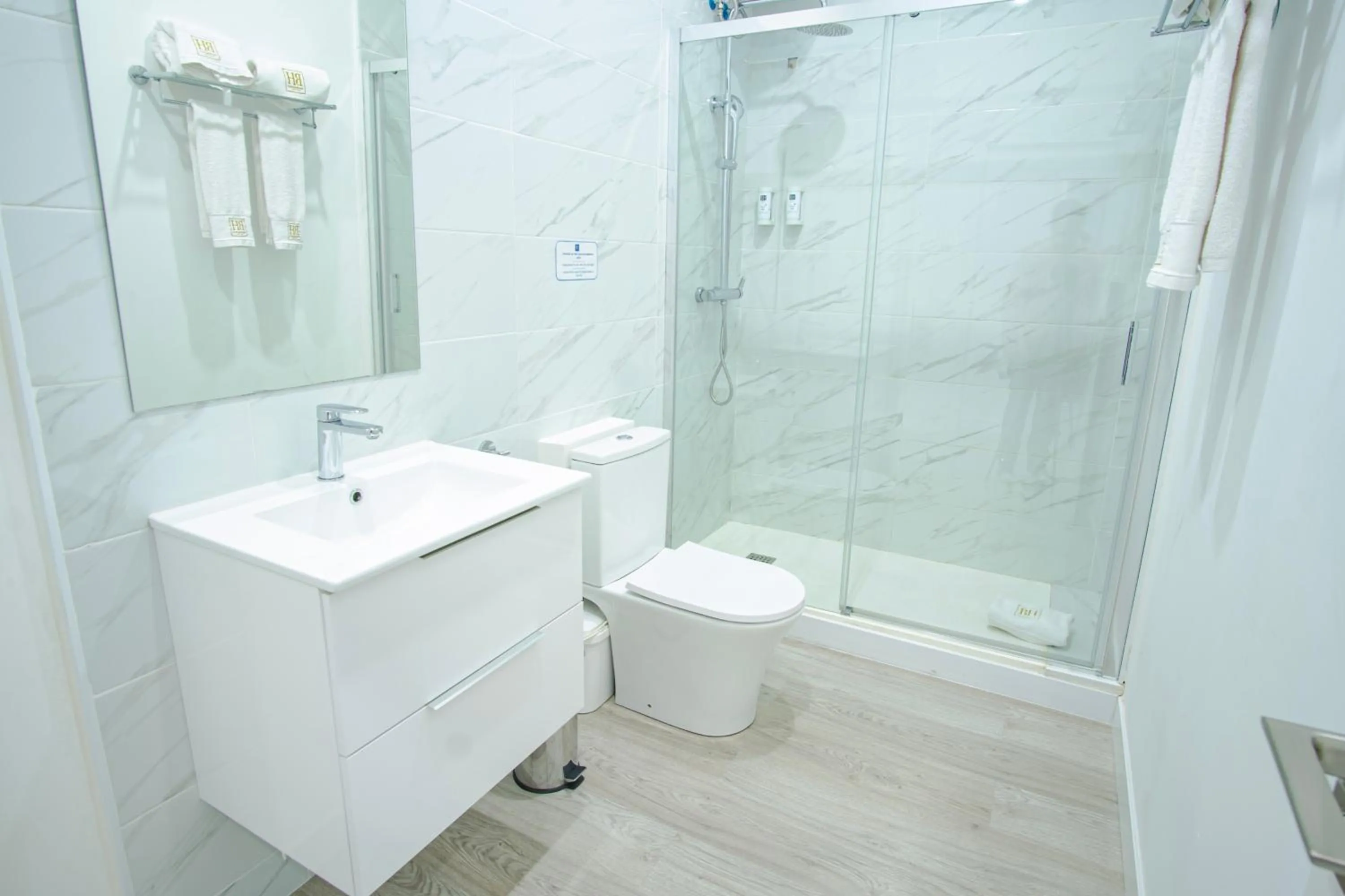 Toilet in Hotel BH San Francisco Alicante