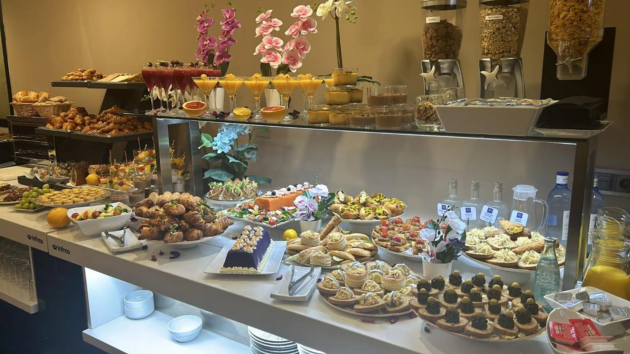 Buffet breakfast in Hotel BH San Francisco Alicante
