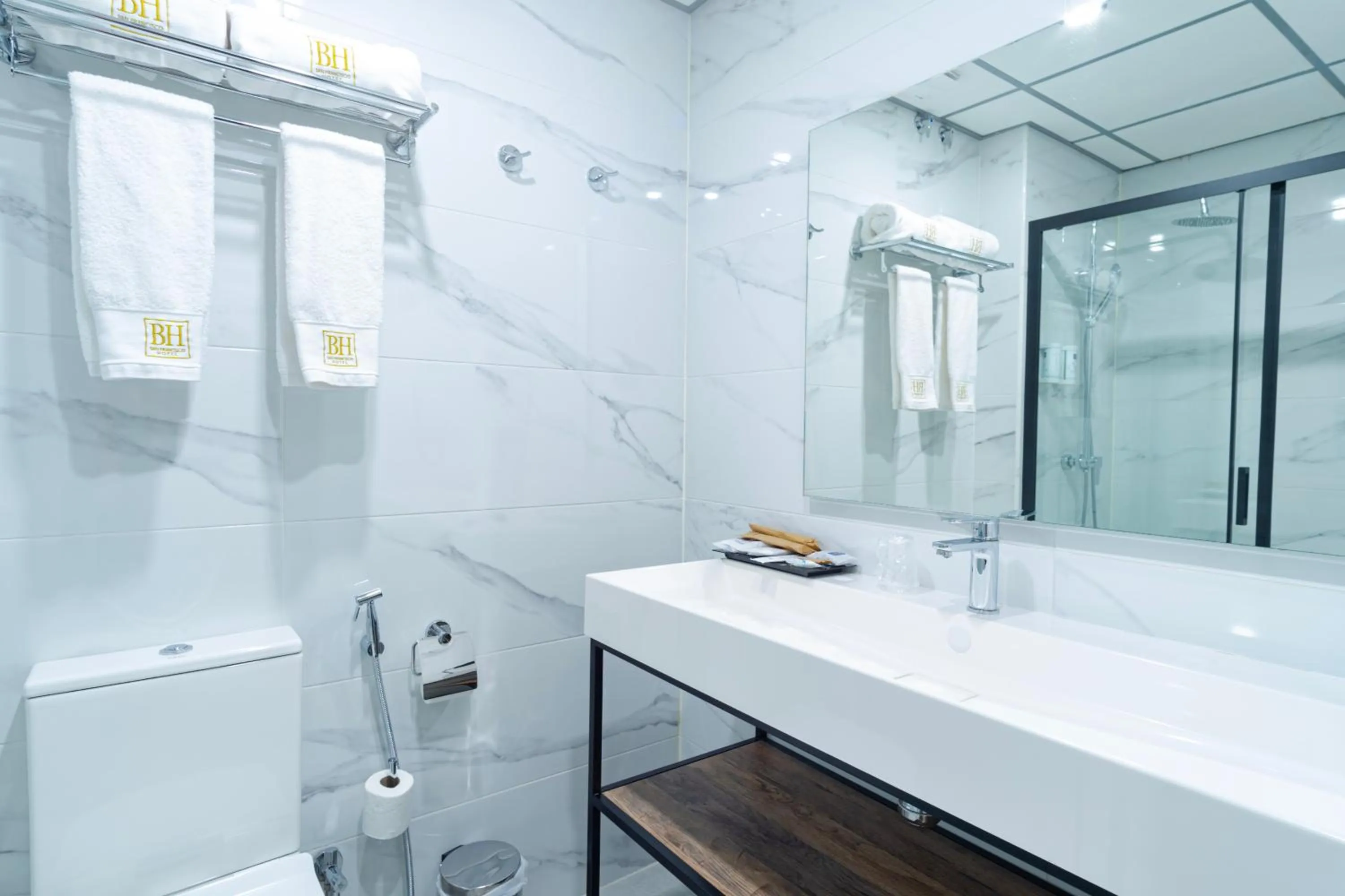 towels in Hotel BH San Francisco Alicante