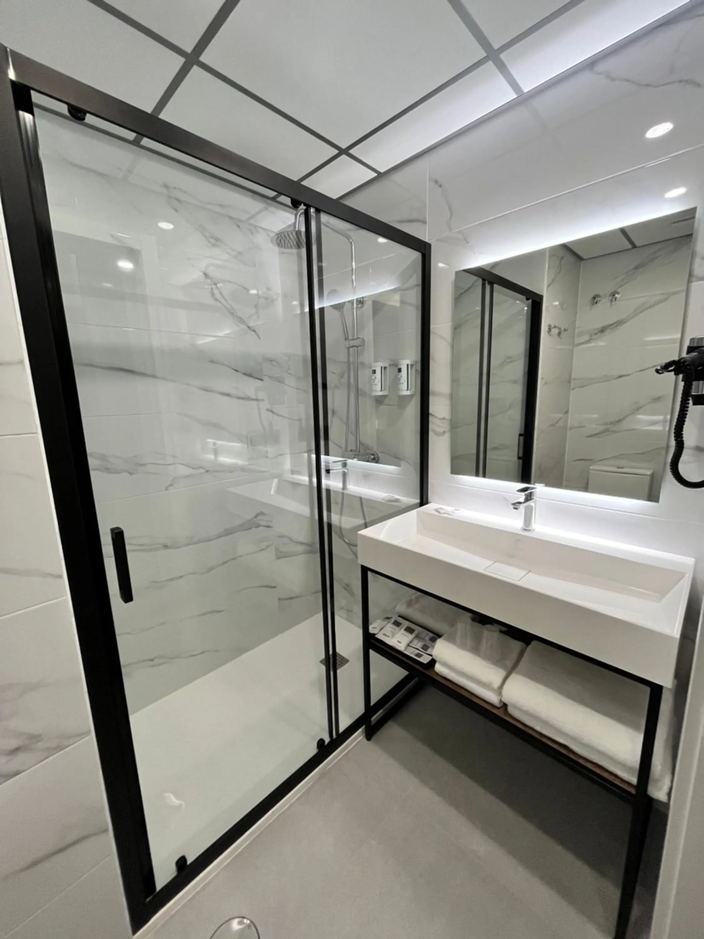 Bathroom in Hotel BH San Francisco Alicante