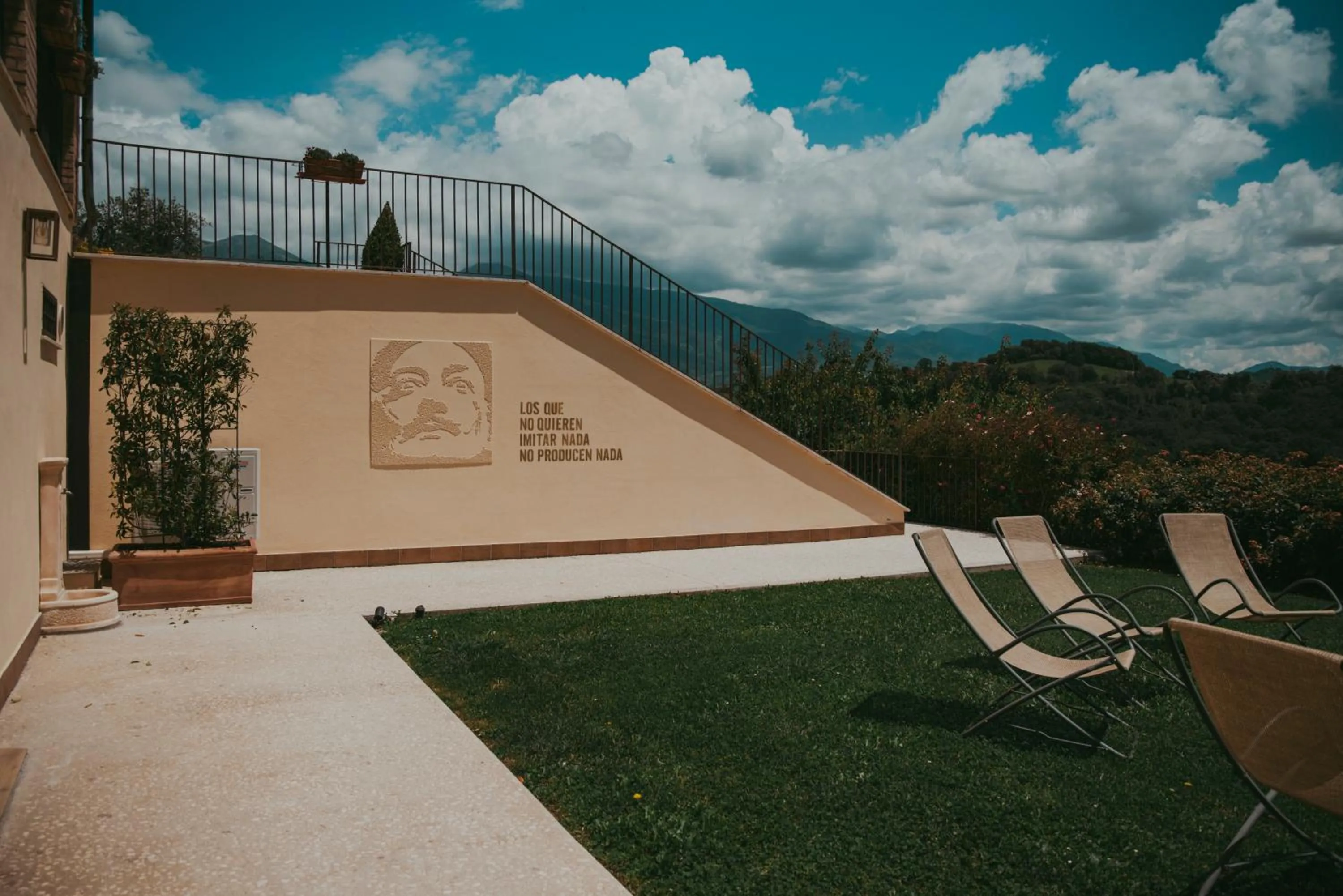 Natural landscape in RELAIS COLLE BUONO