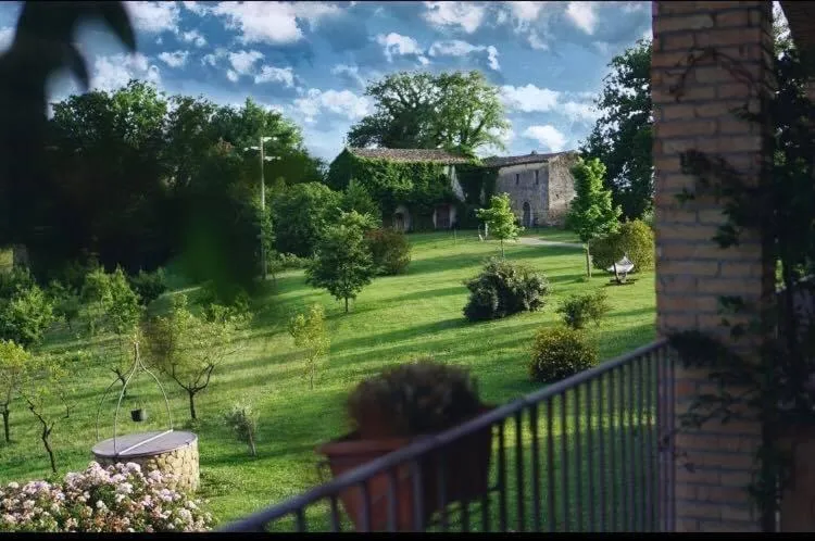 Garden in RELAIS COLLE BUONO