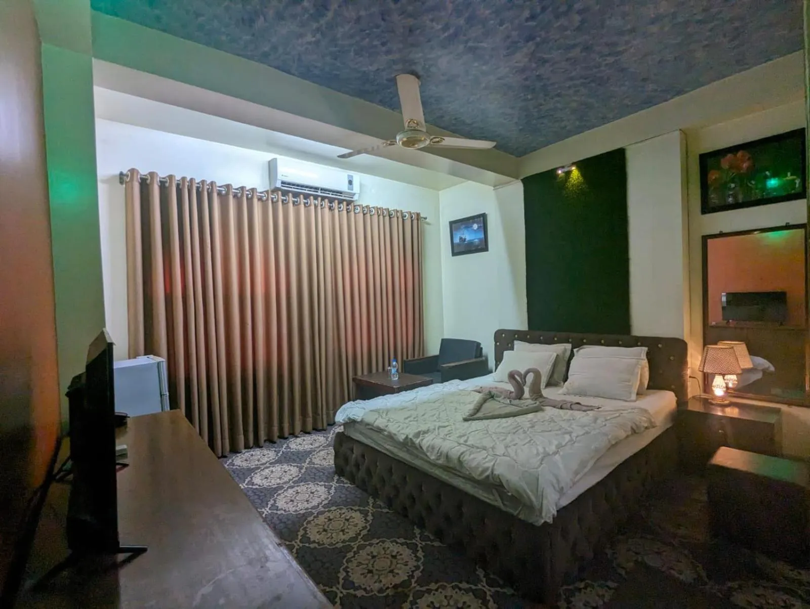 Bed in Hotel Hoque Tower International