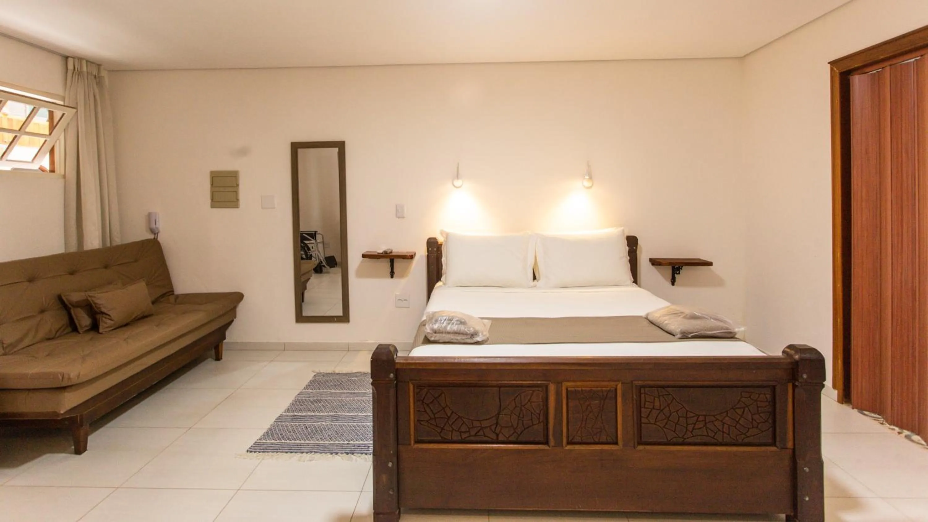 Photo of the whole room, Bed in Hotel Chalet Monet - Granja Vianna