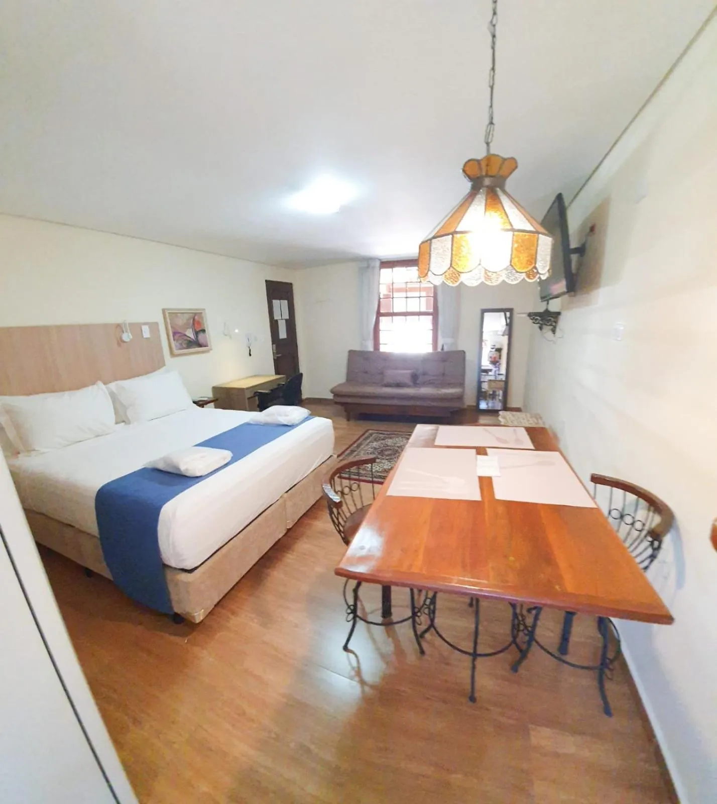 Photo of the whole room, Bed in Hotel Chalet Monet - Granja Vianna